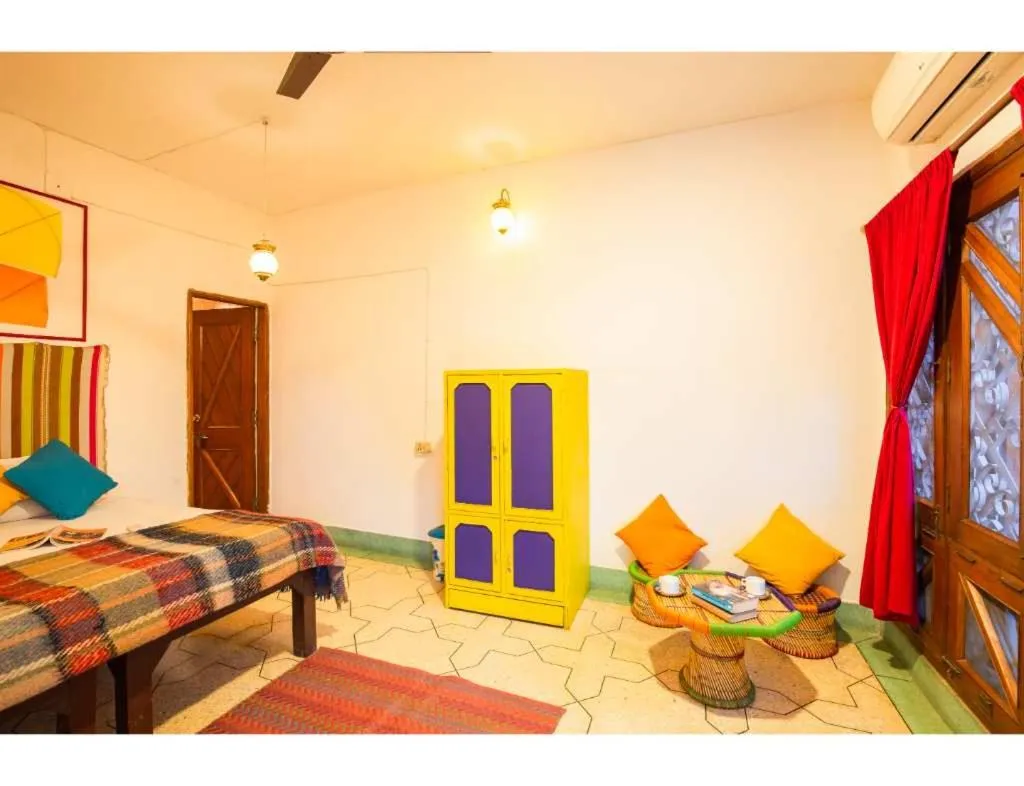 Bed in goSTOPS Lite Varanasi