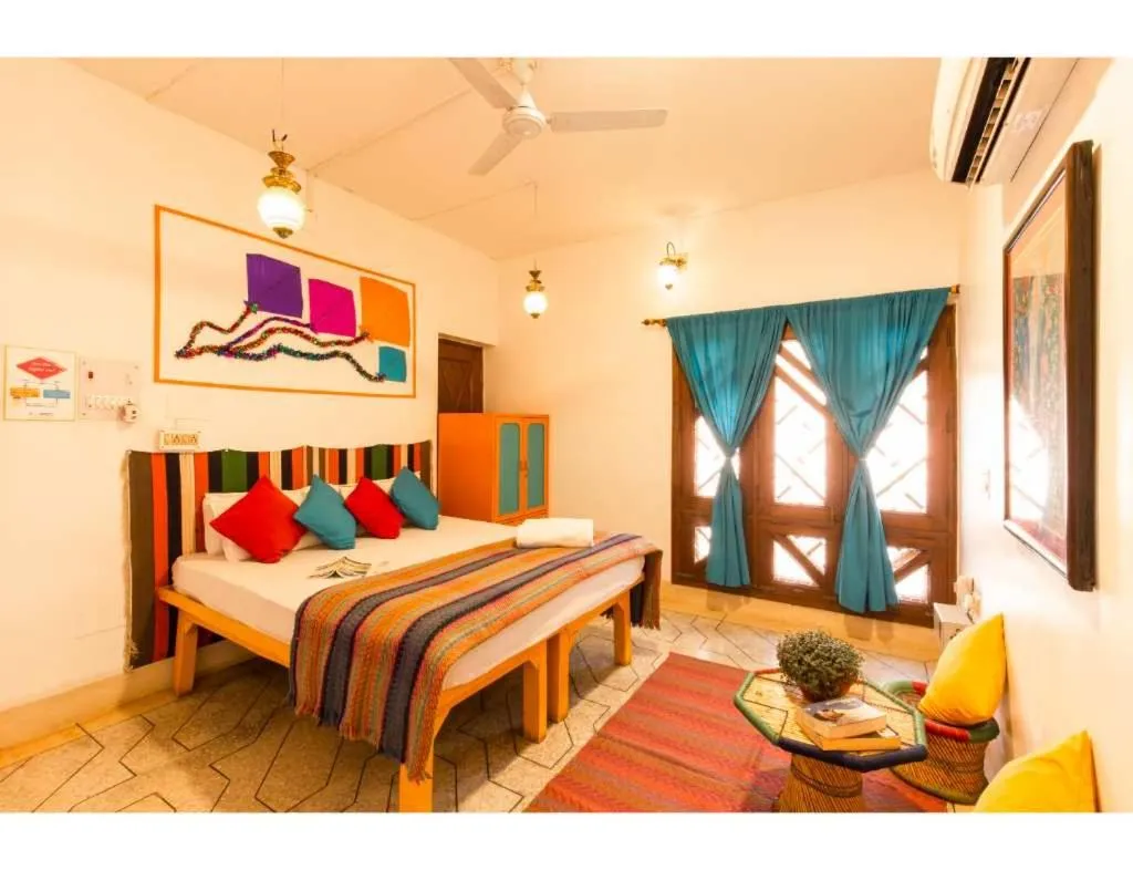 Bed in goSTOPS Lite Varanasi