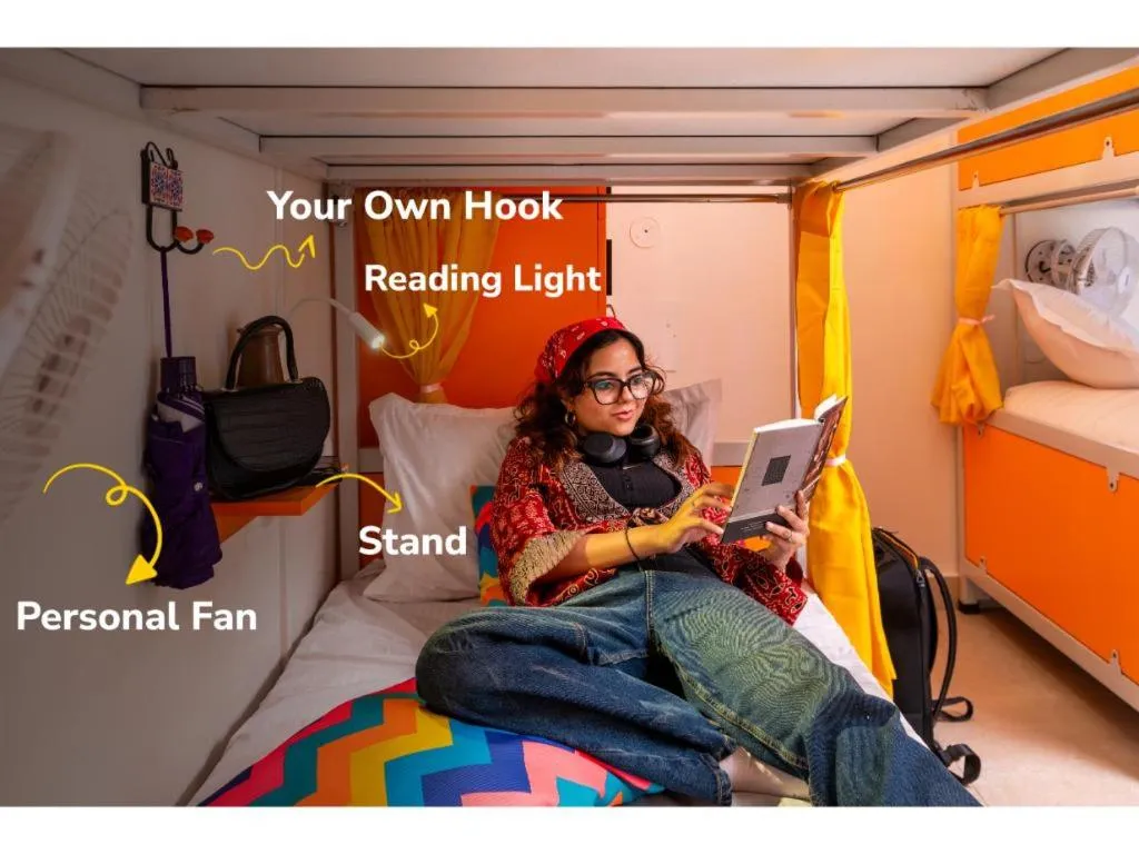 Bed in goSTOPS Lite Varanasi