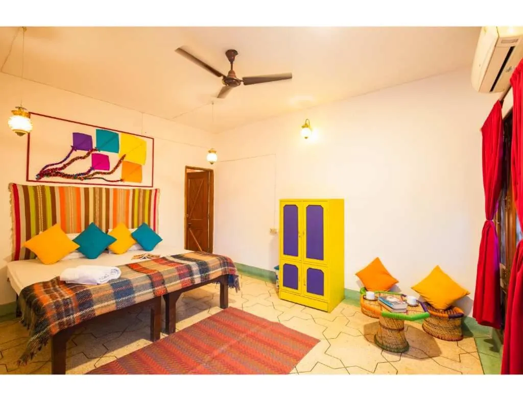 Bed in goSTOPS Lite Varanasi