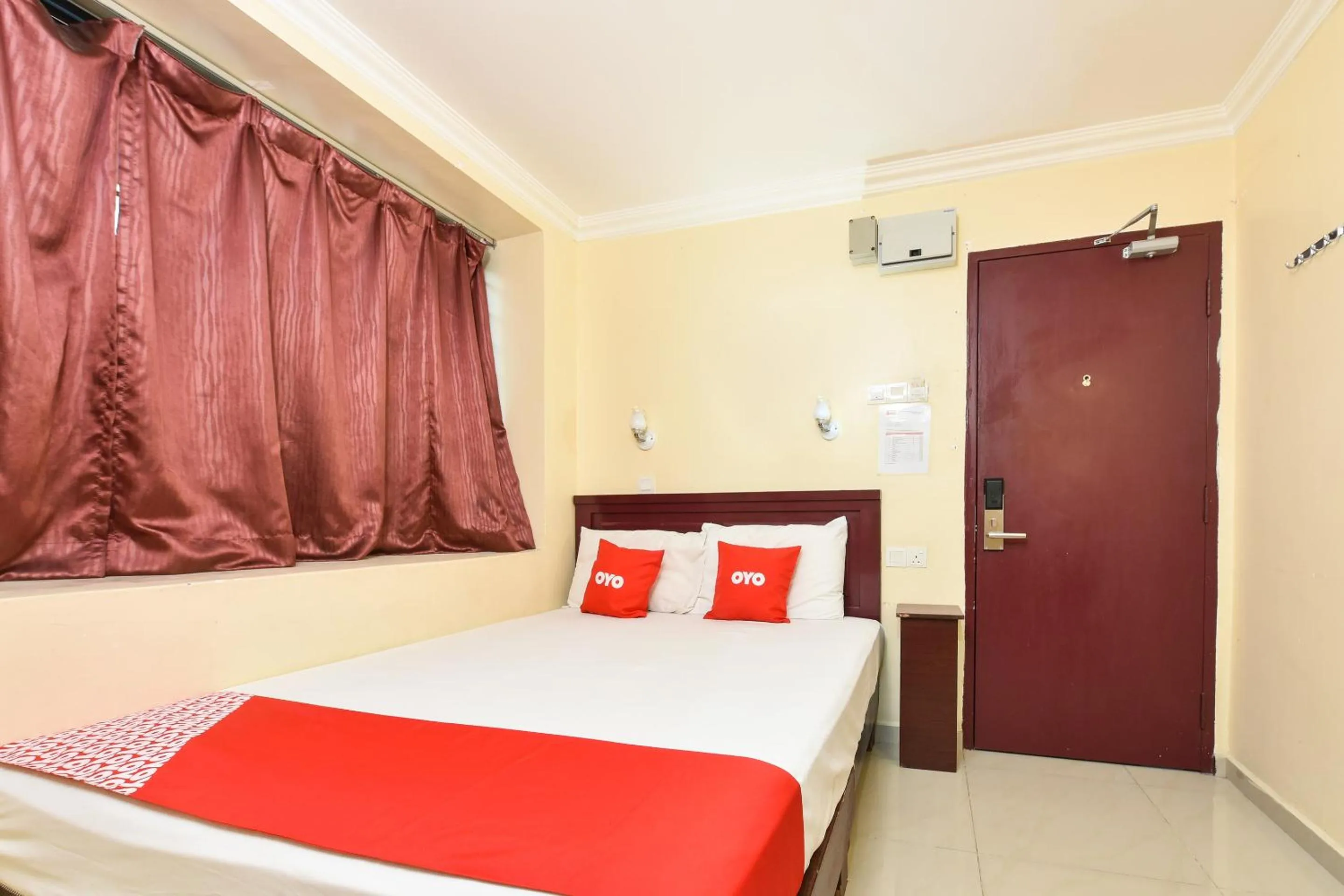 Bedroom, Bed in Super OYO 90562 J Hotel PJ