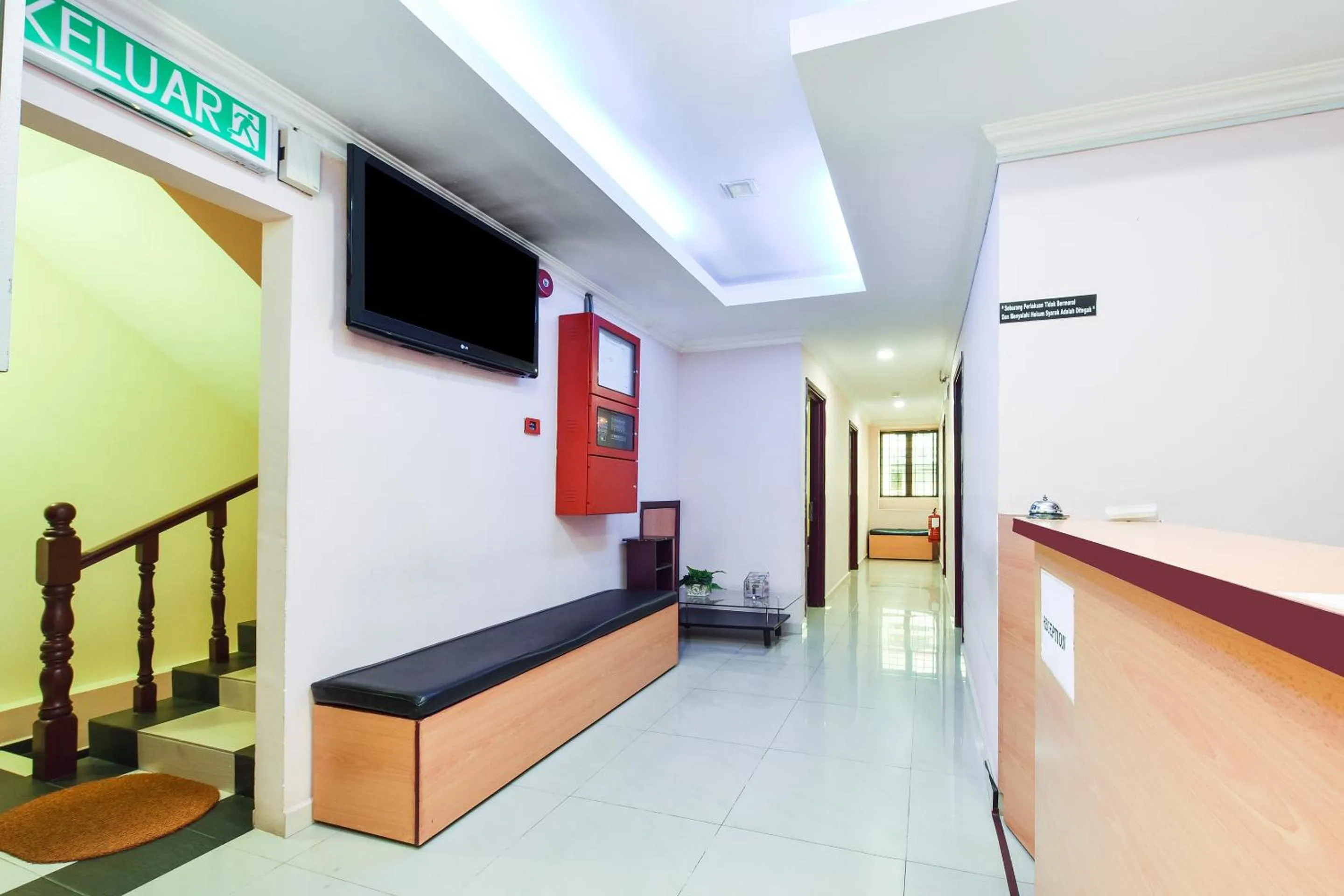 Lobby or reception in Super OYO 90562 J Hotel PJ