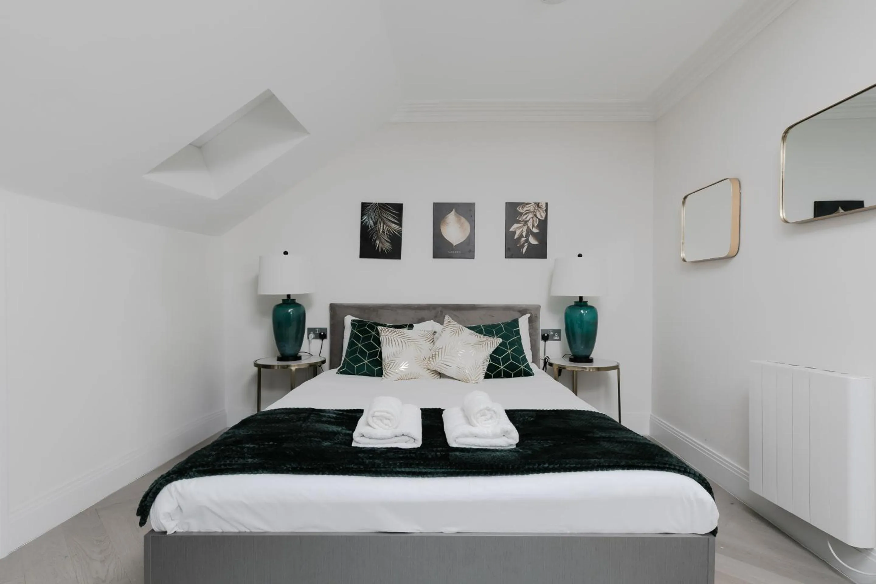 Bedroom, Bed in Modern Apartments Near Harrods and the Science Museum