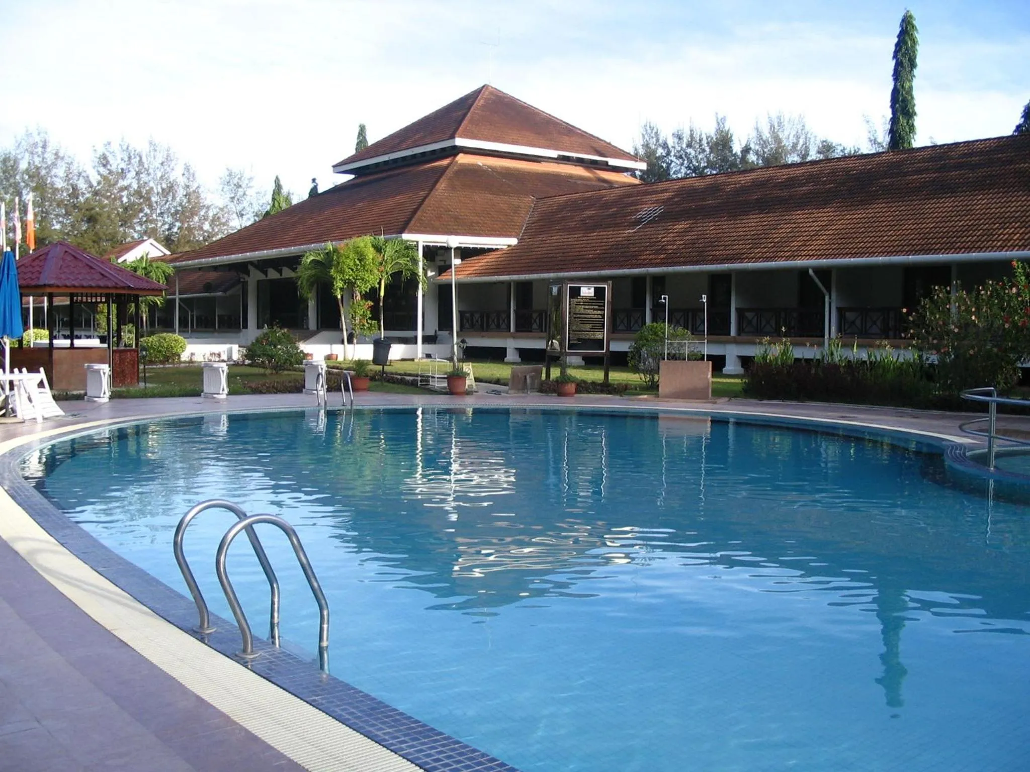 Swimming pool in Hotel Felda Residence Sahabat