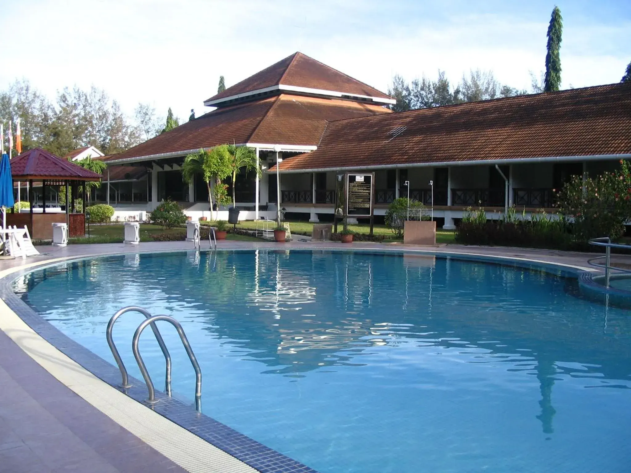 Swimming pool in Hotel Felda Residence Sahabat Swimming pool in Hotel Felda Residence Sahabat