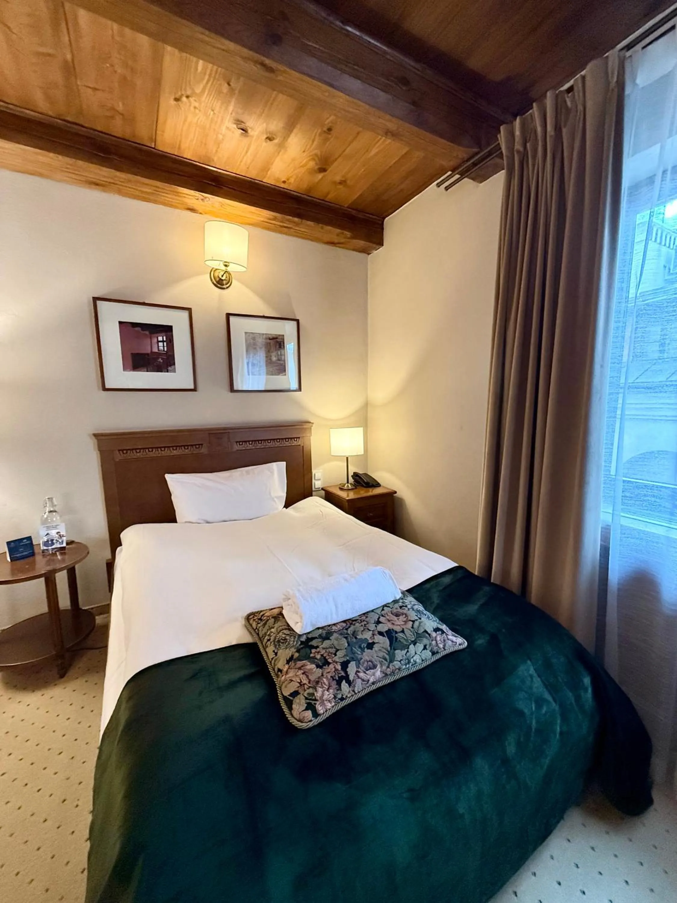 Photo of the whole room, Bed in Hotel Rubinstein