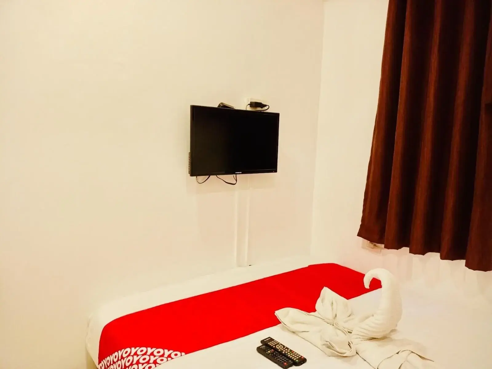 Bedroom, Bed in OYO 888 City Stay Inns Fortview BGC Bedroom, Bed in OYO 888 City Stay Inns Fortview BGC