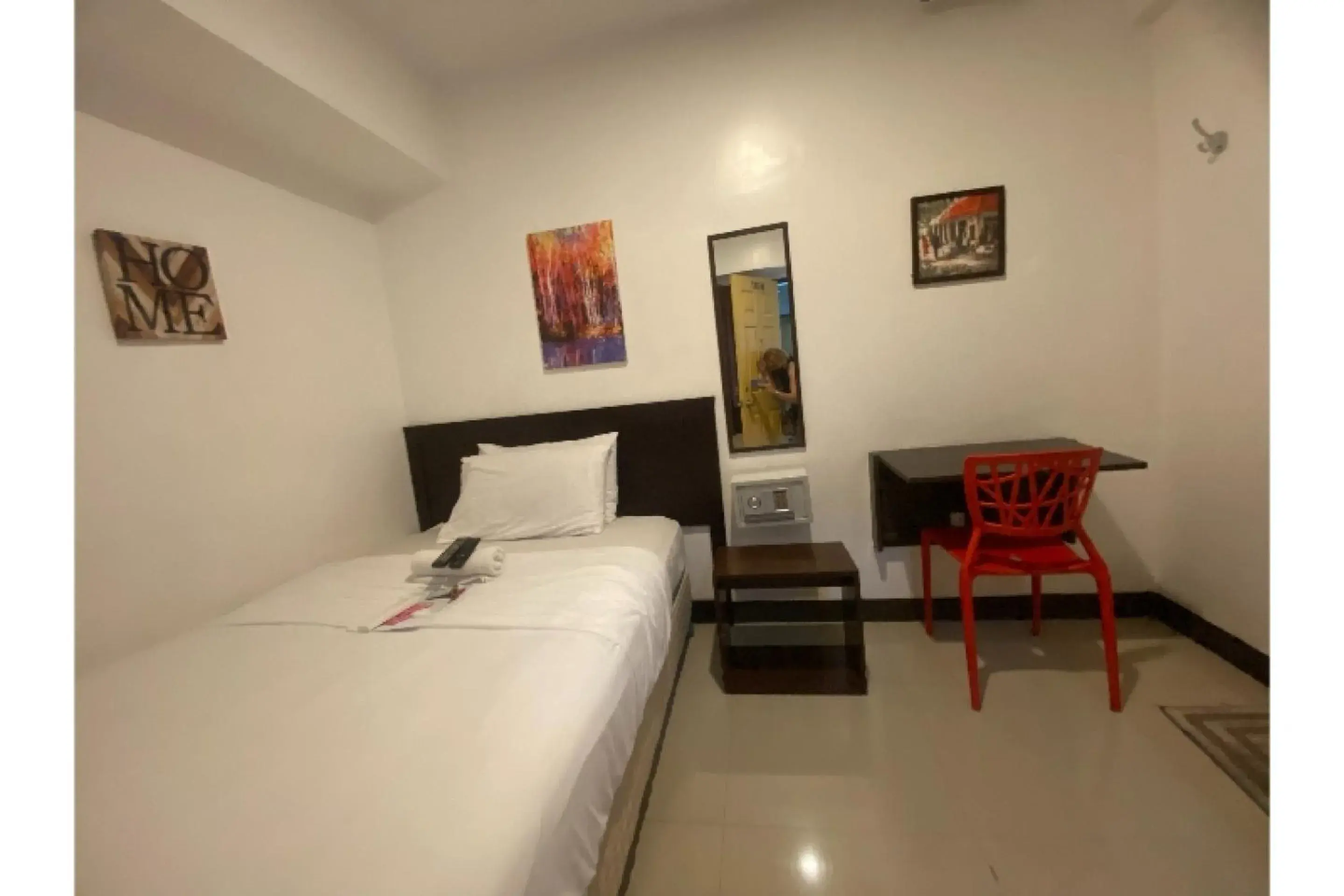 Bed in OYO 888 City Stay Inns Fortview BGC Bed in OYO 888 City Stay Inns Fortview BGC