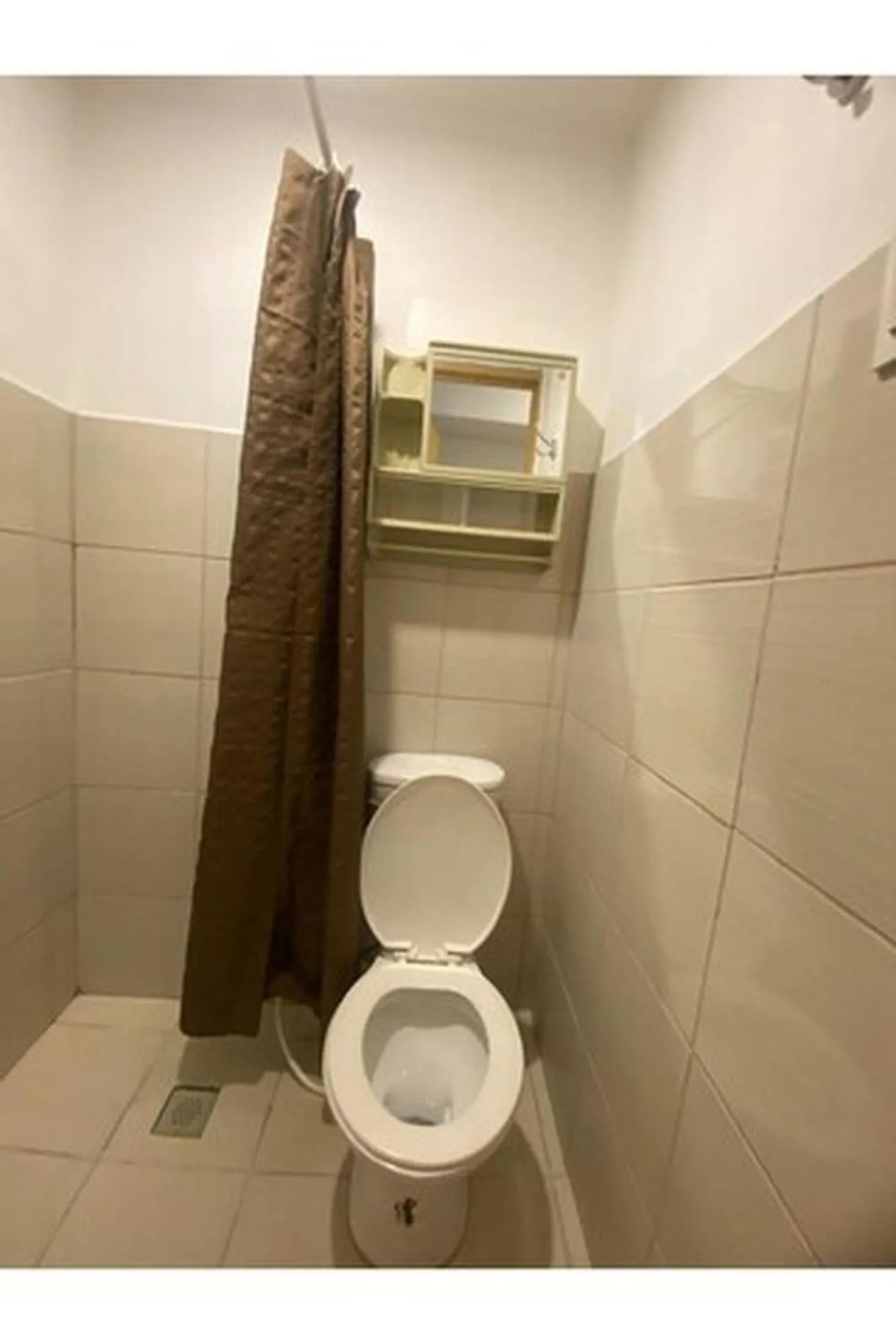 Bathroom in OYO 888 City Stay Inns Fortview BGC
