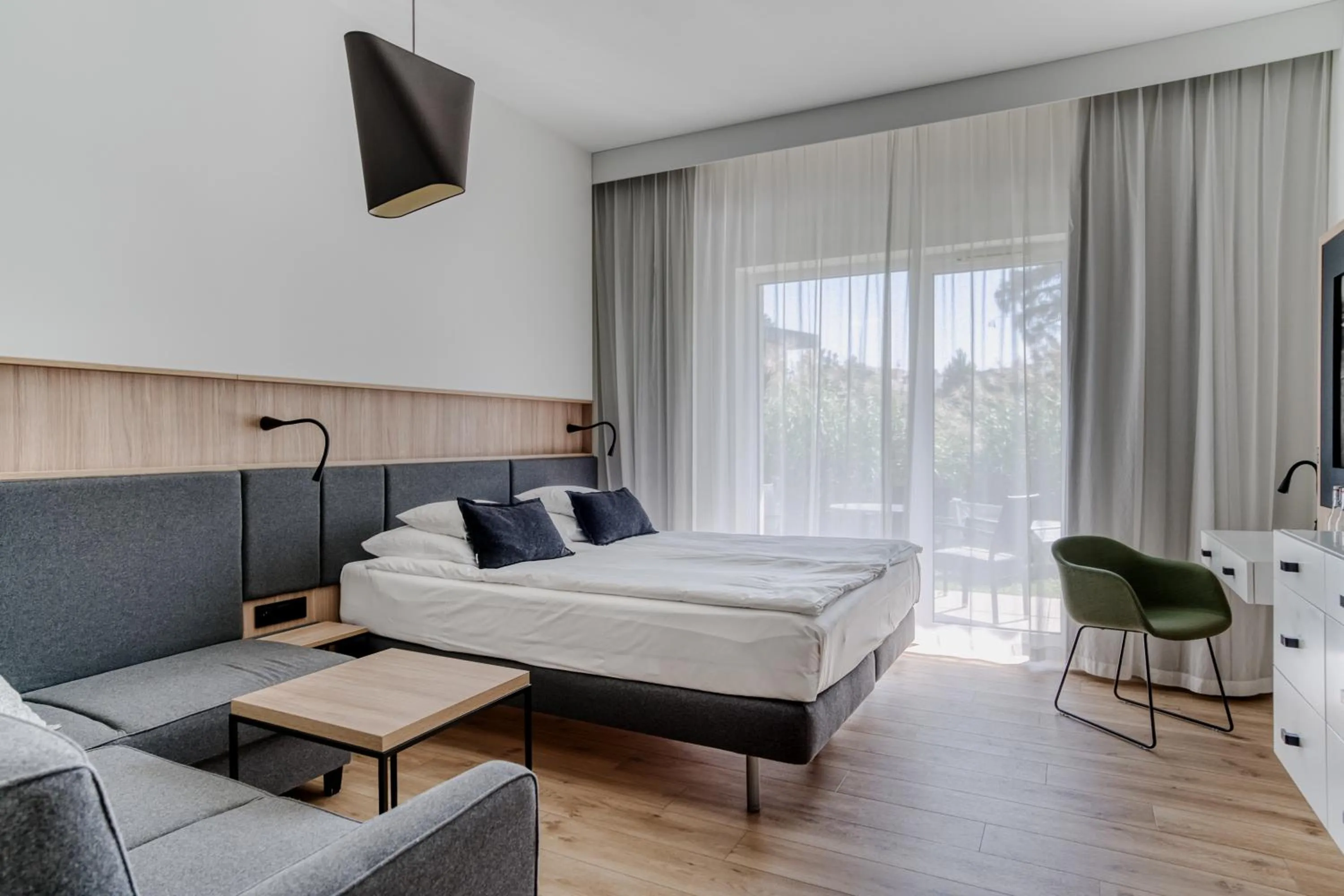 Communal lounge/ TV room, Bed in Hotel Shuum Boutique - Destigo Hotels