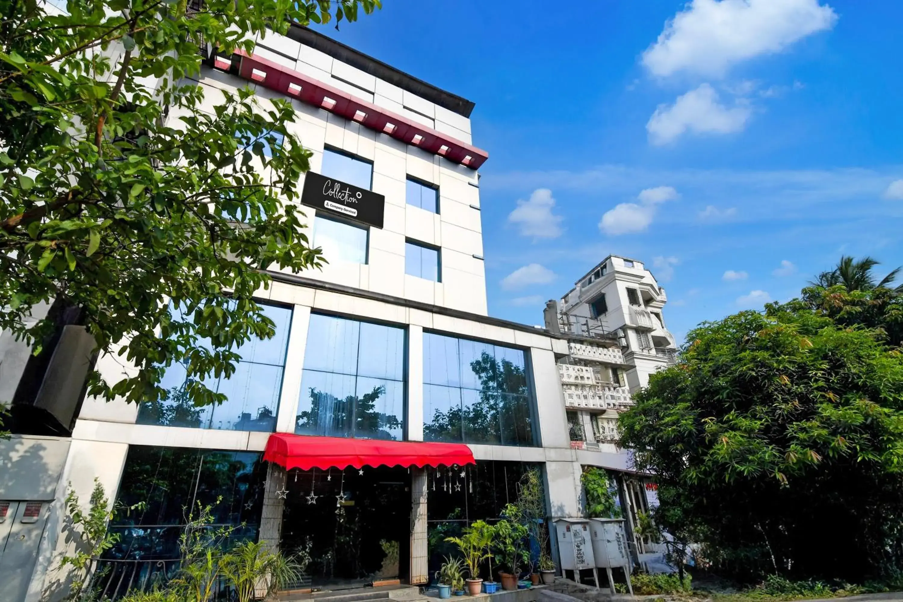 Facade/entrance in Super Collection O VIP Road Formerly Hotel Heritage Facade/entrance in Super Collection O VIP Road Formerly Hotel Heritage