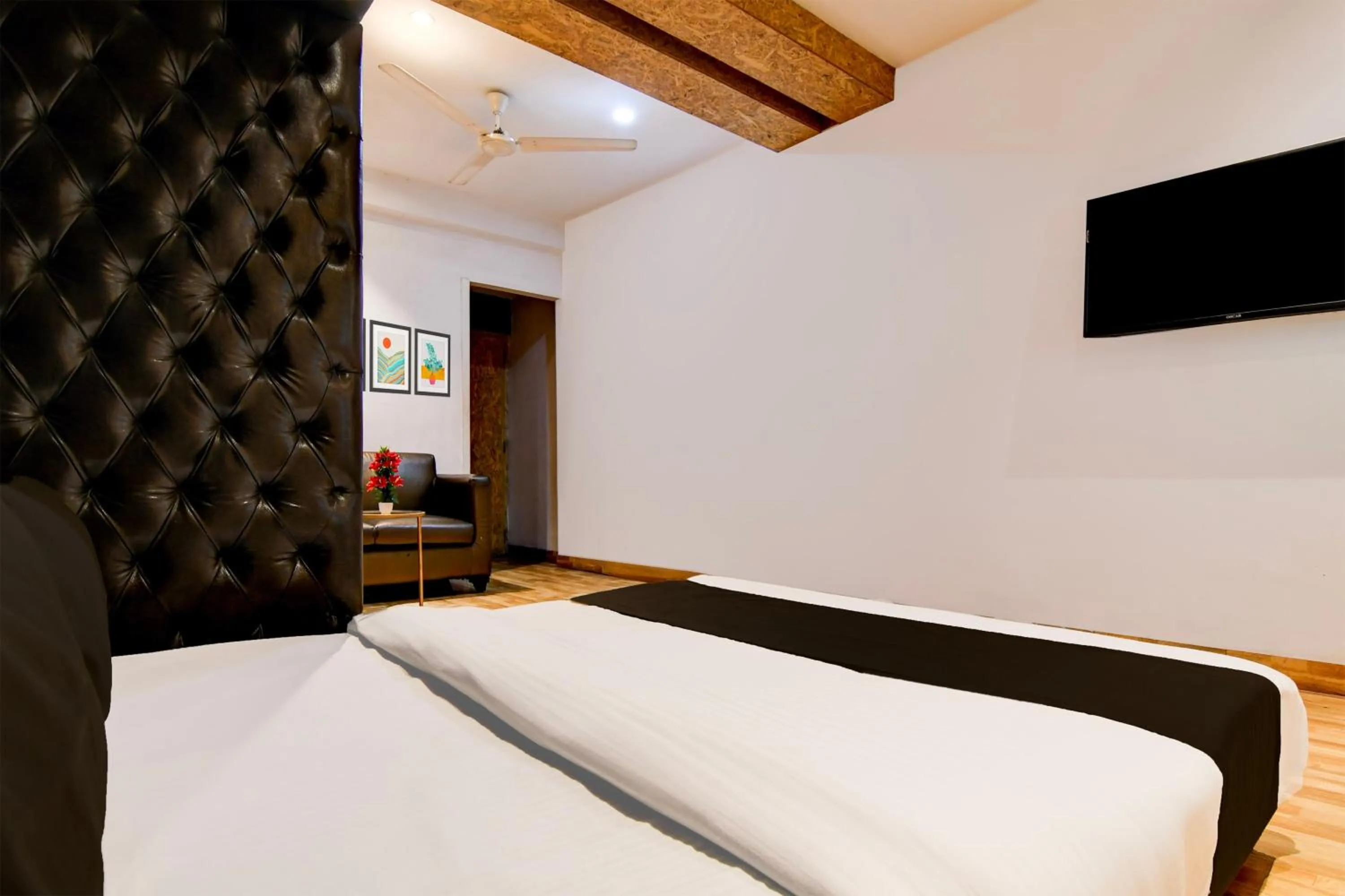 Bedroom, Bed in Super Collection O VIP Road Formerly Hotel Heritage