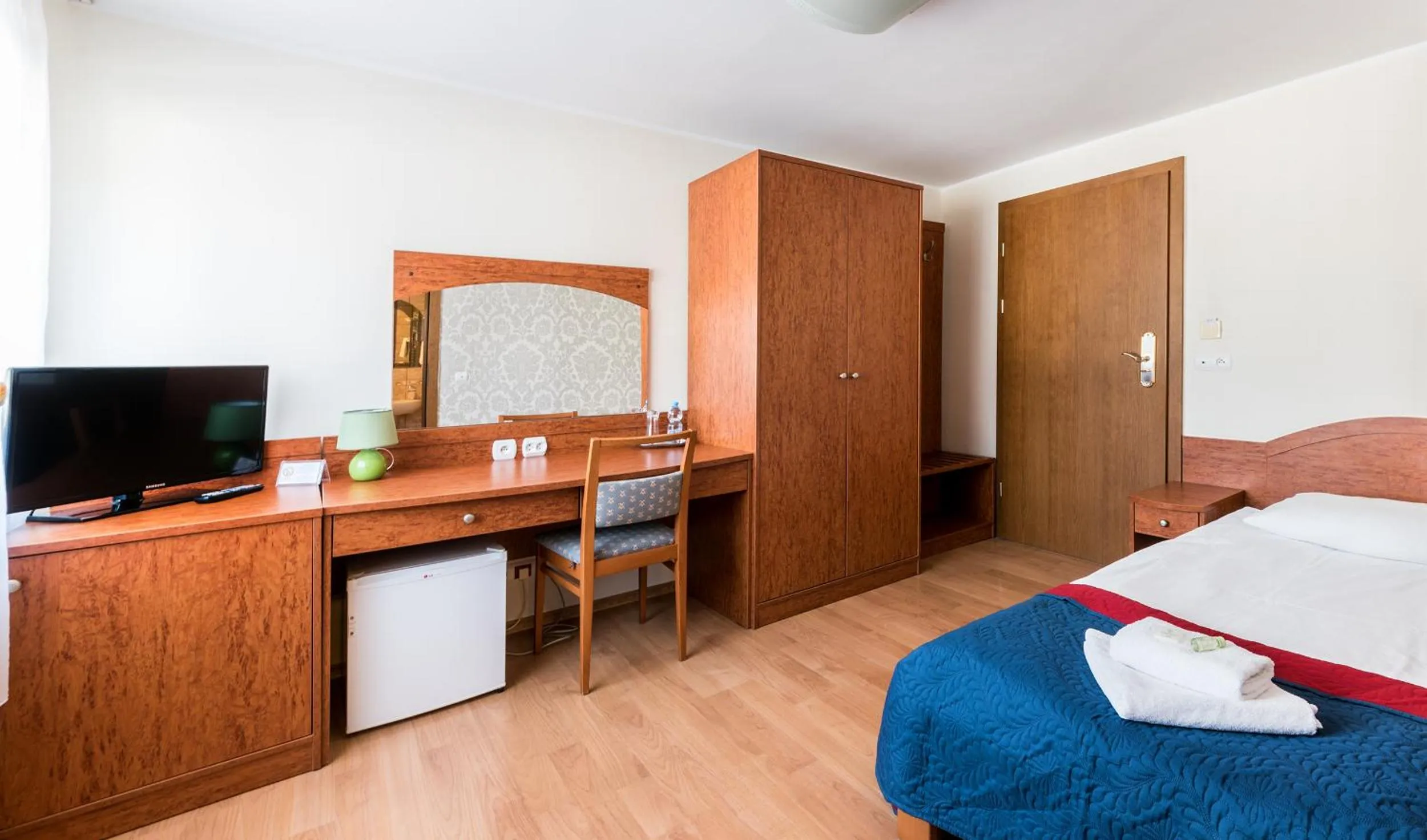 TV and multimedia, TV/Entertainment Center in Gościniec Witomino