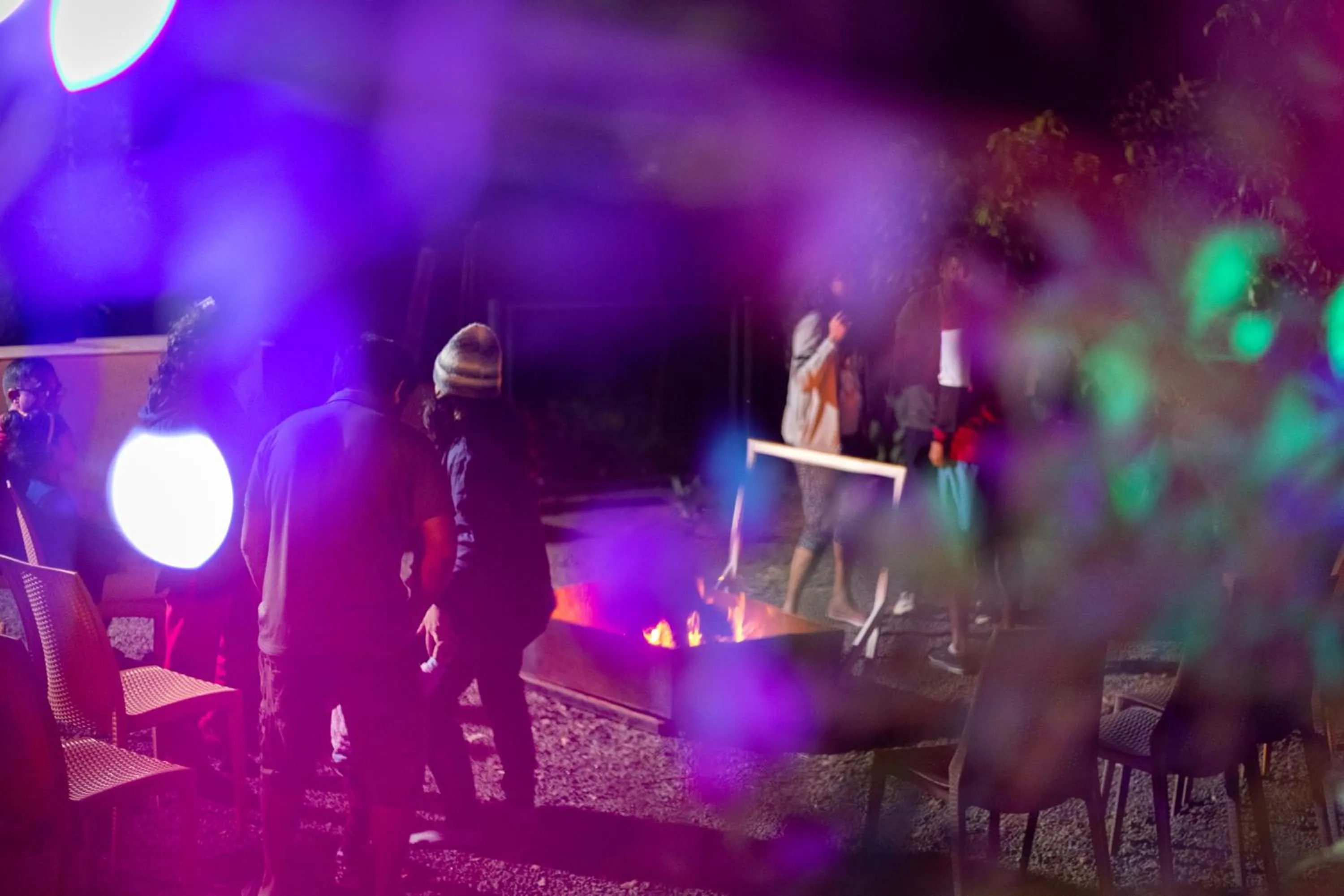 Evening entertainment in Eterno Camellia & Elettaria Resort with Pool