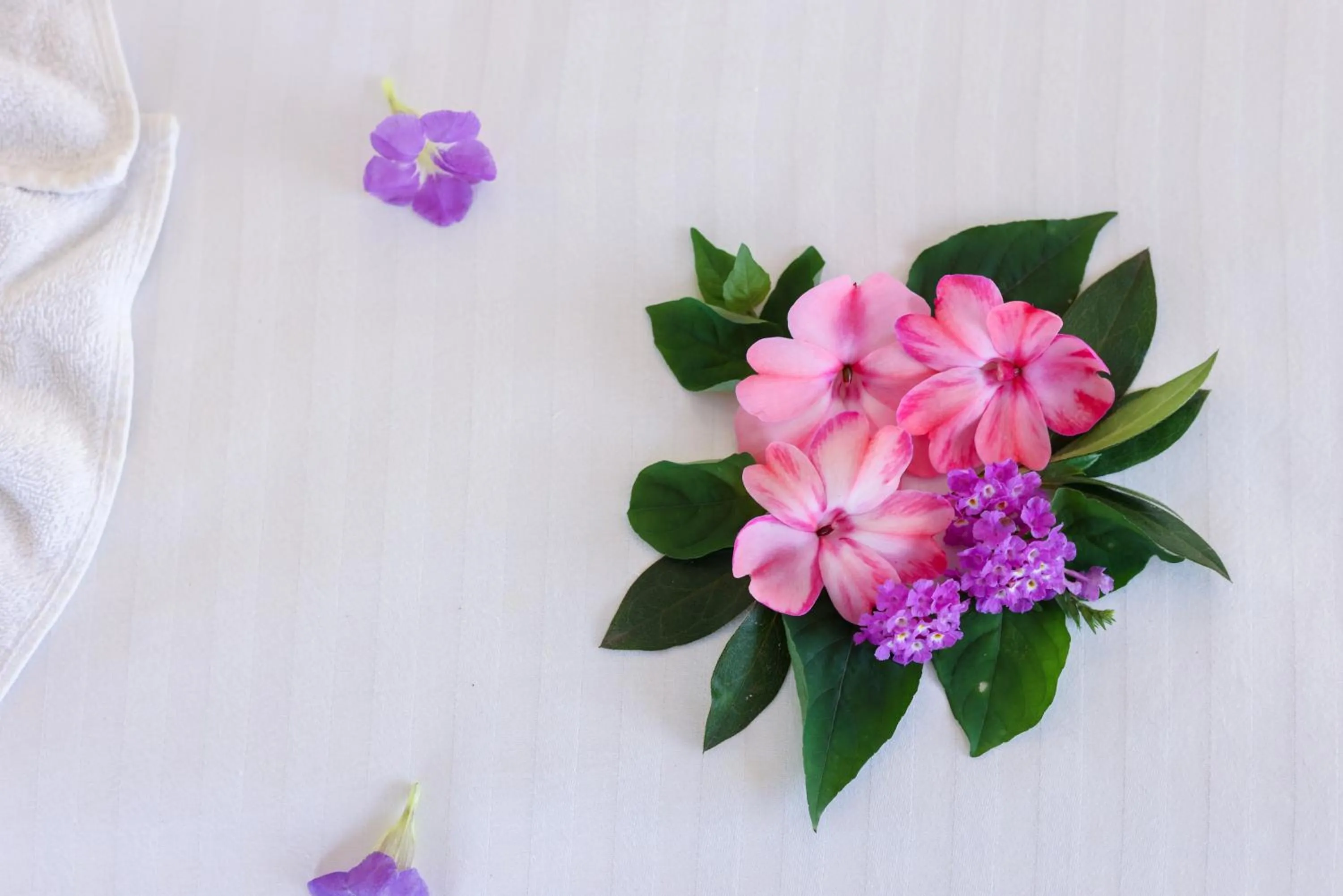 Bed in Eterno Camellia & Elettaria Resort with Pool