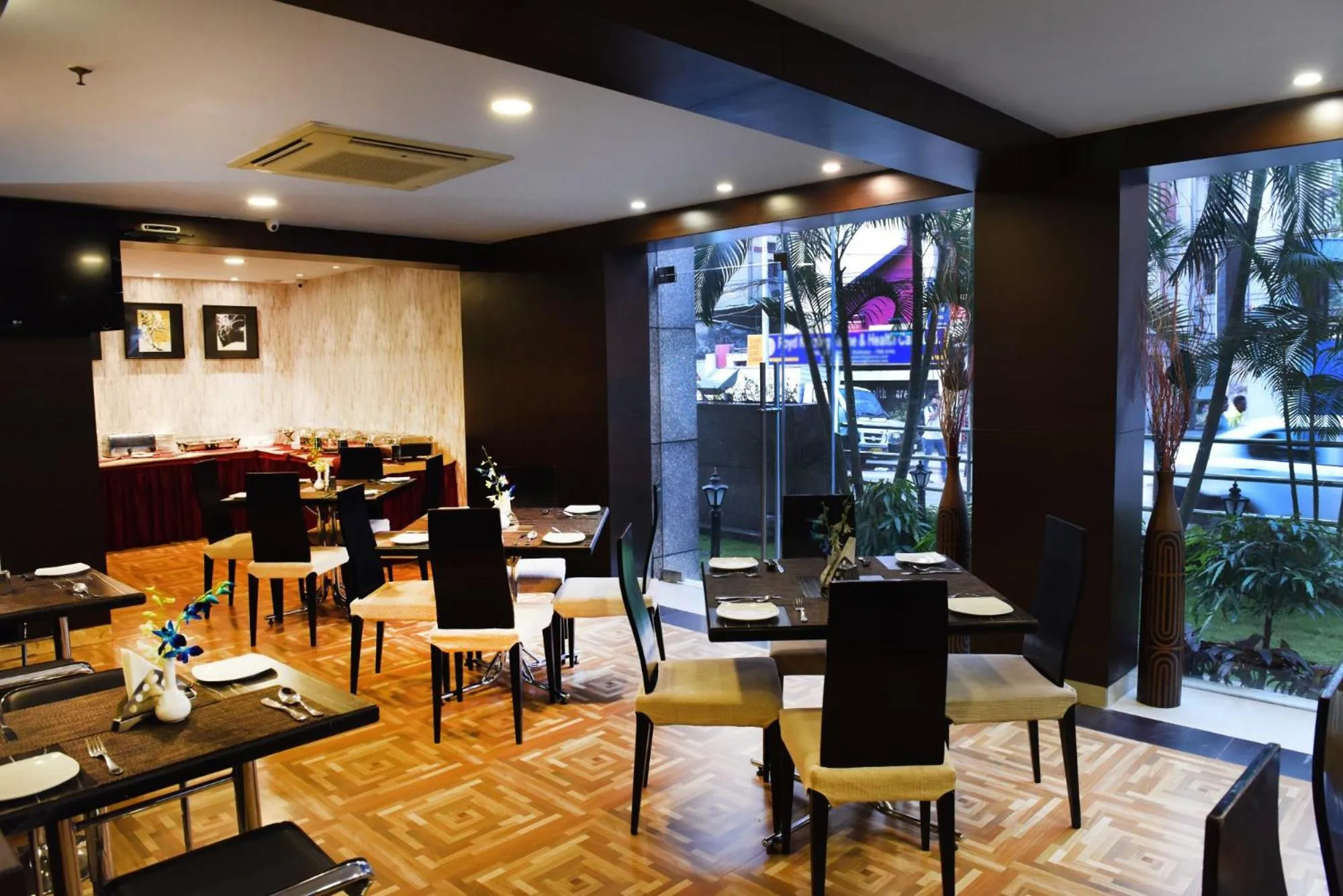 Restaurant/places to eat in The CORPORATE