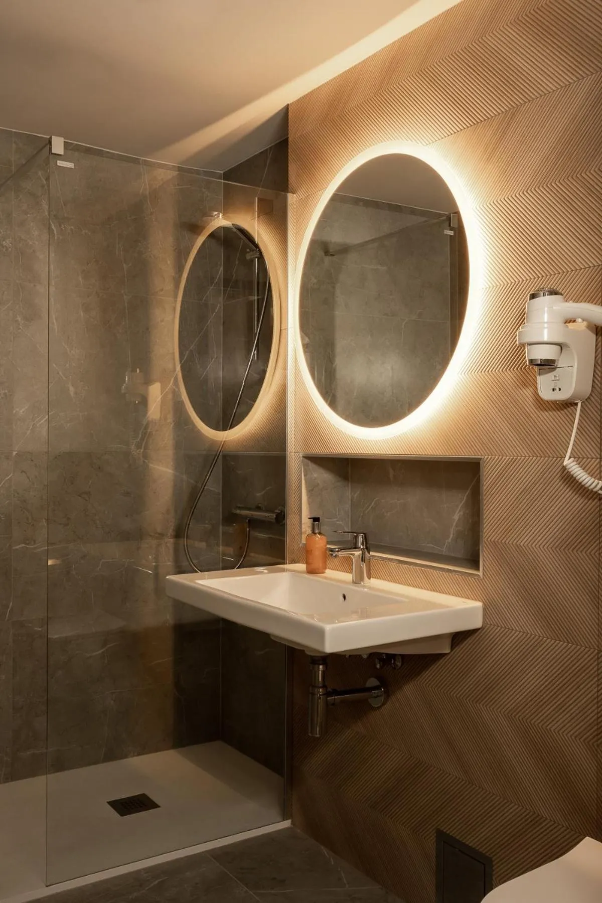 Bathroom in Dwór w Tomaszowicach