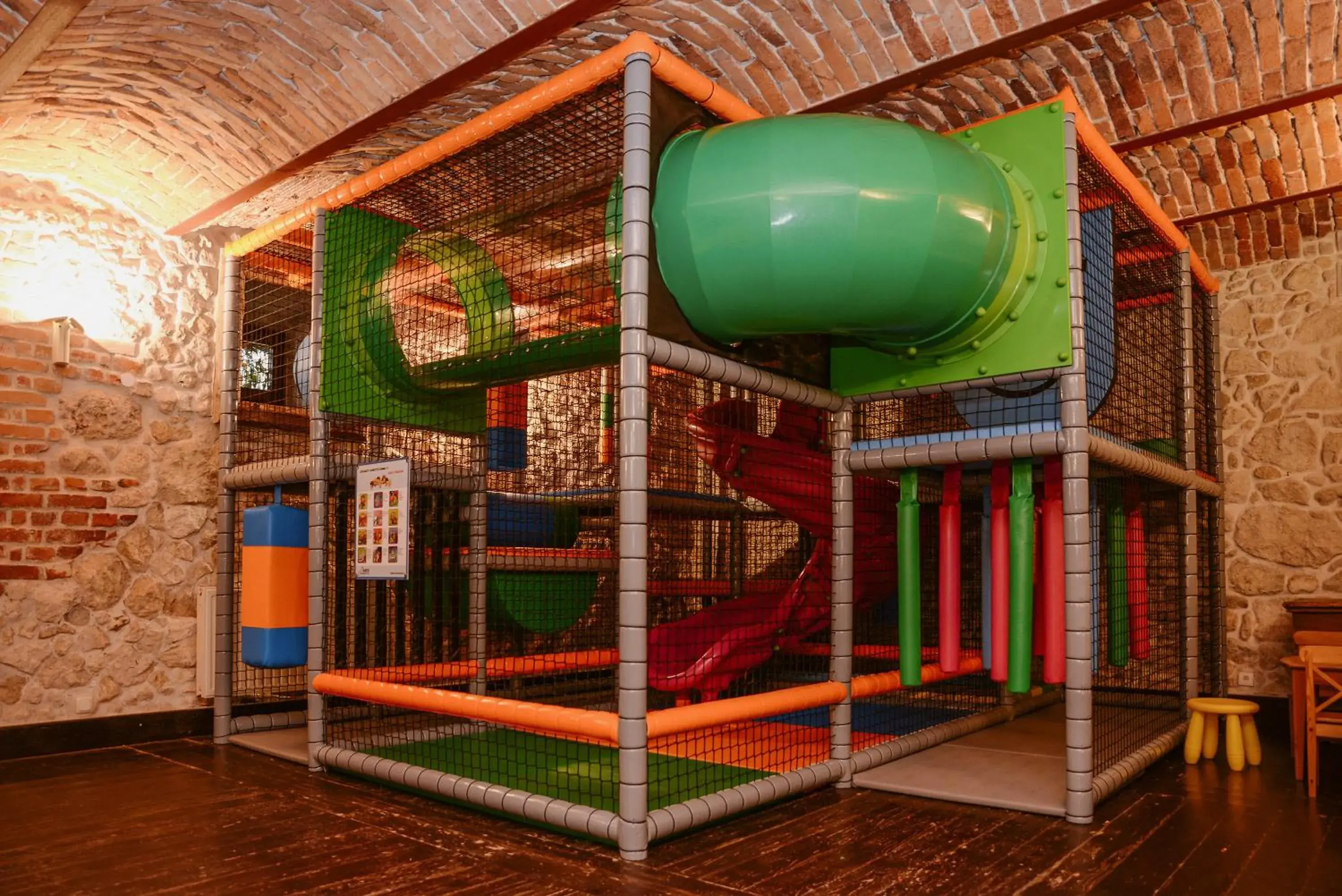 Restaurant/places to eat in Dwór w Tomaszowicach Restaurant/places to eat in Dwór w Tomaszowicach