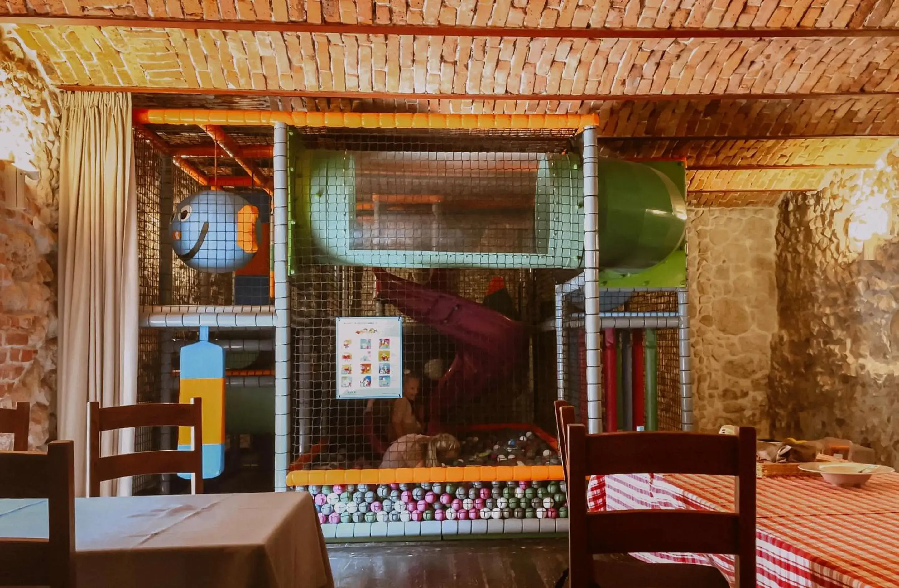 Restaurant/places to eat in Dwór w Tomaszowicach Restaurant/places to eat in Dwór w Tomaszowicach