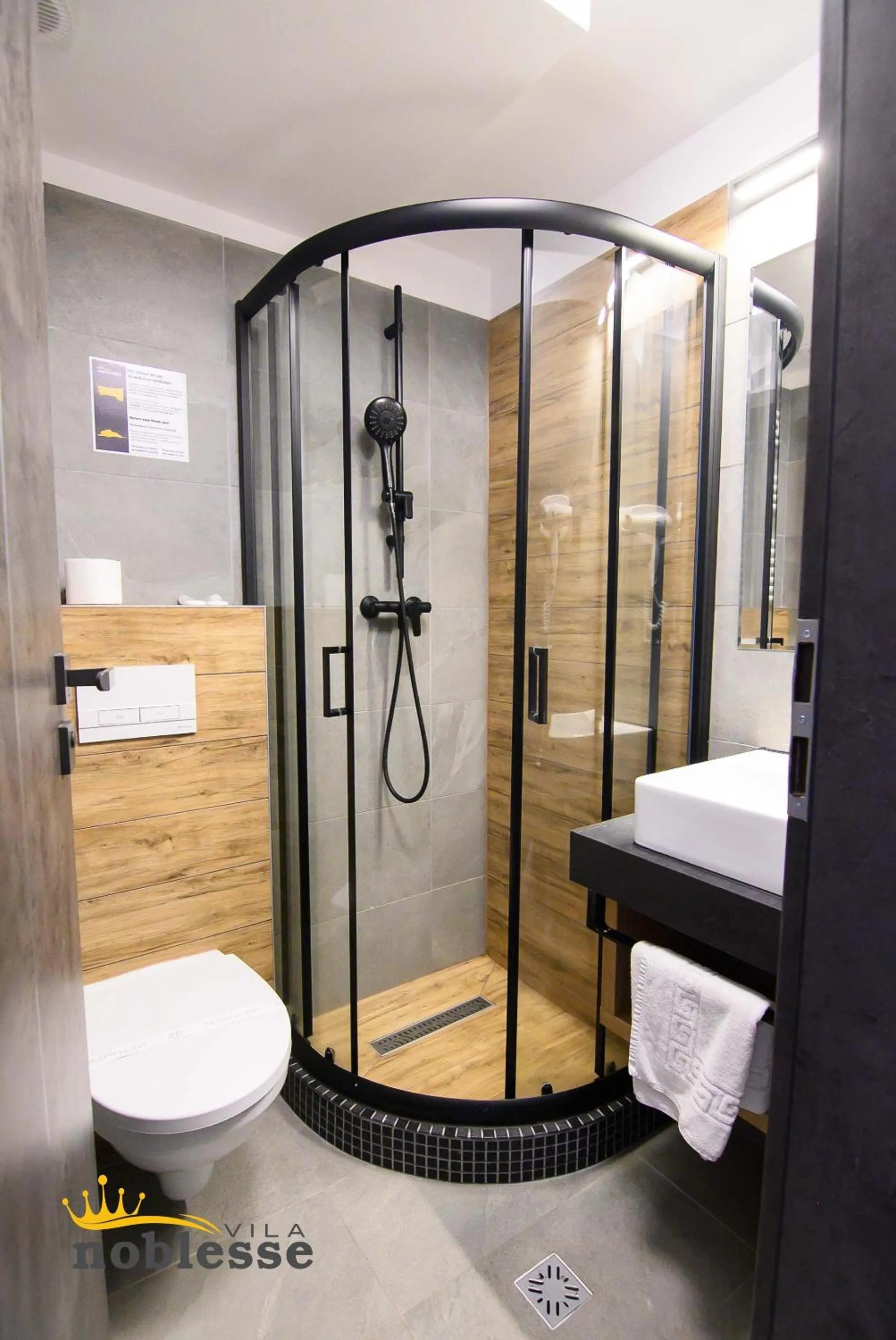Shower in Vila Noblesse