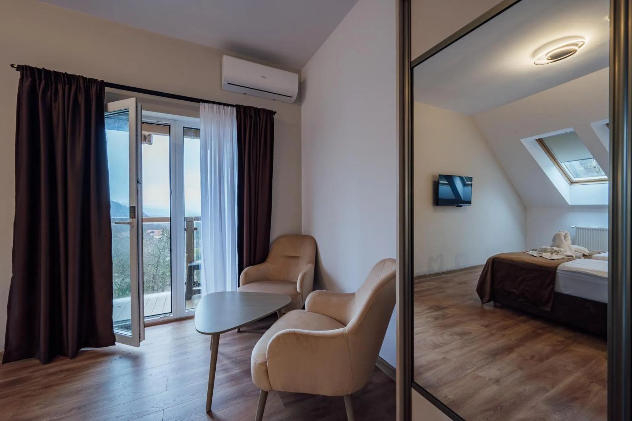 Living room, Bed in Vila Noblesse