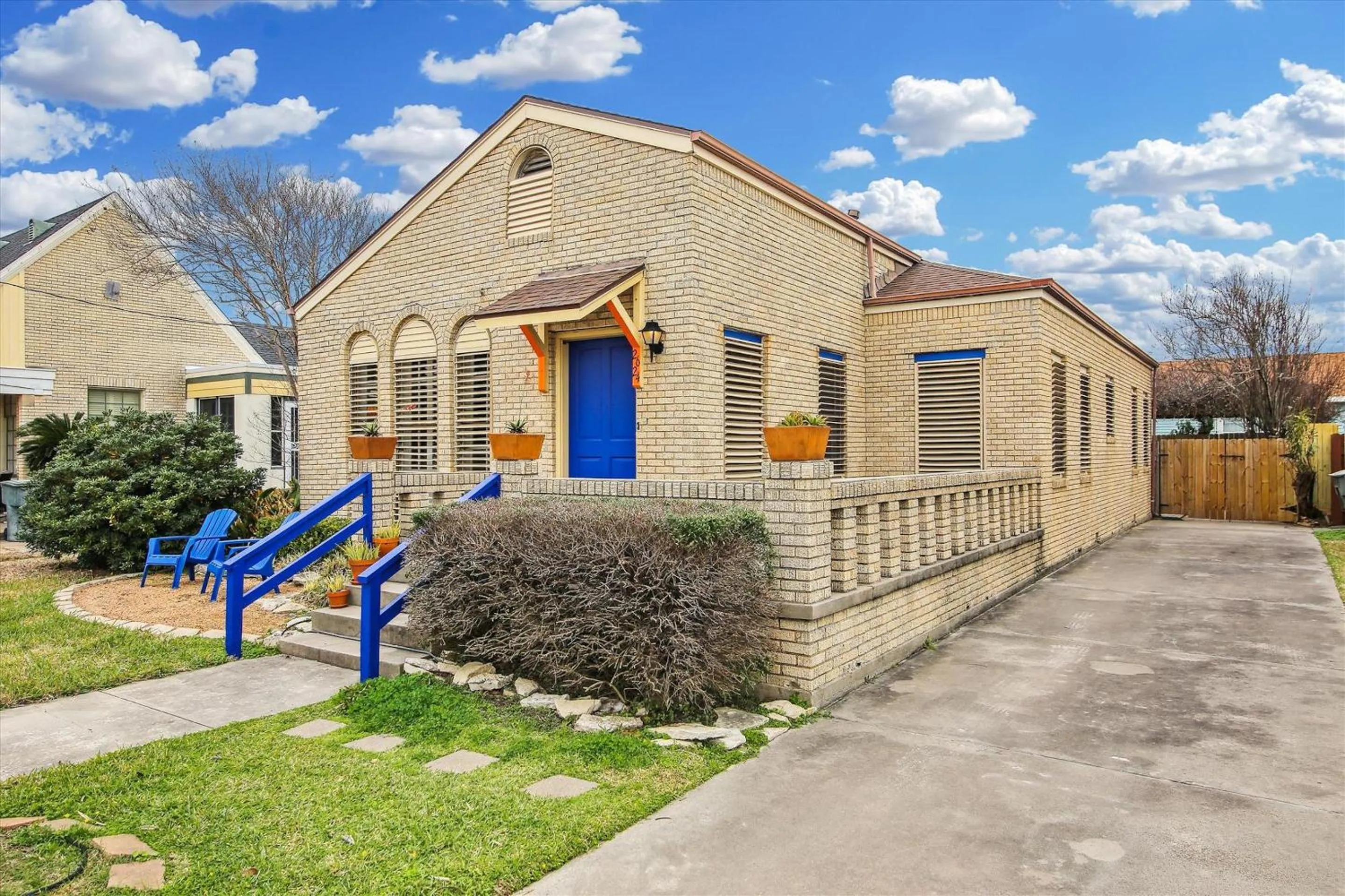 Property building in Endless Summer