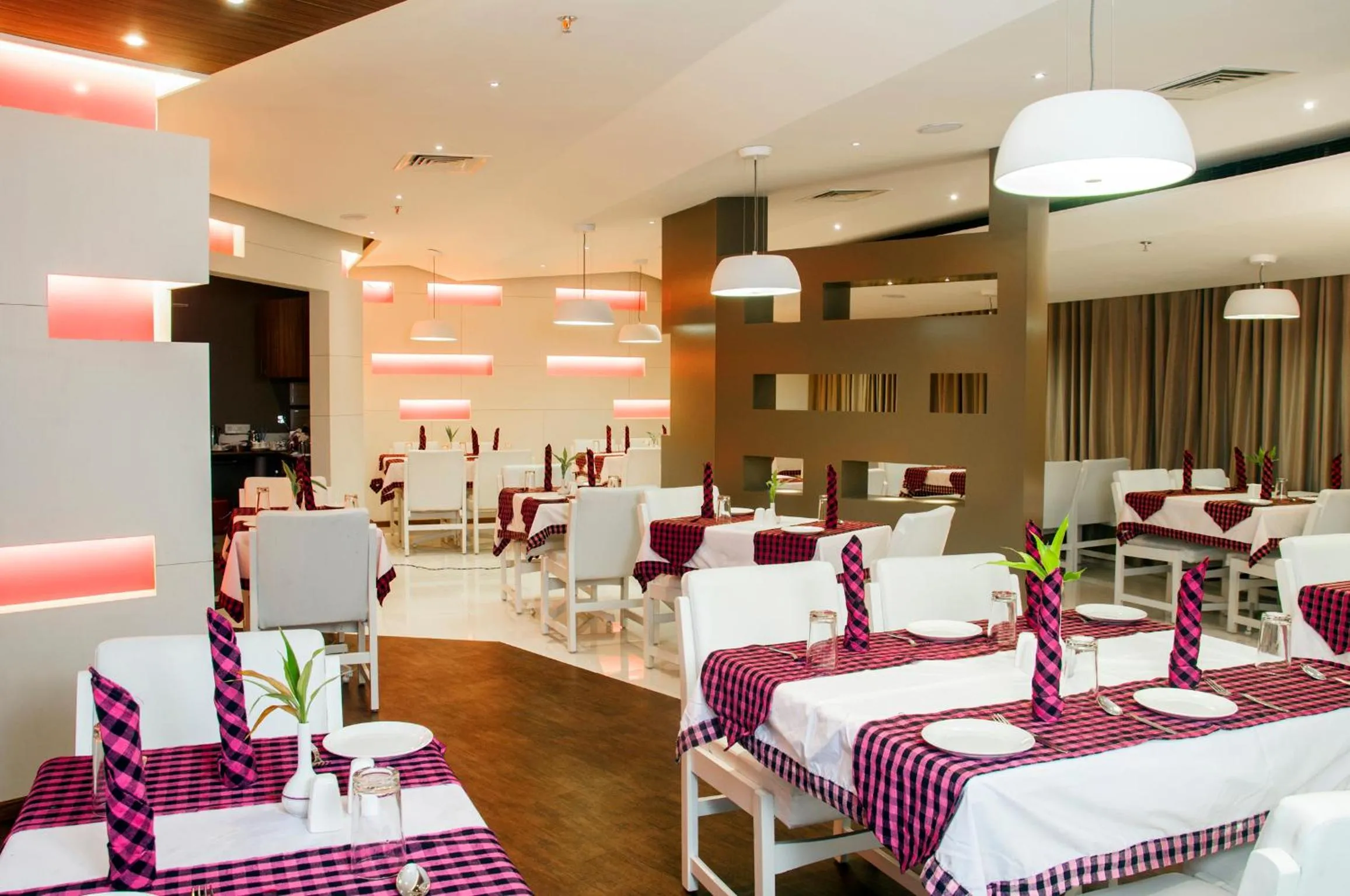 Restaurant/places to eat in Hotel Indraprastha
