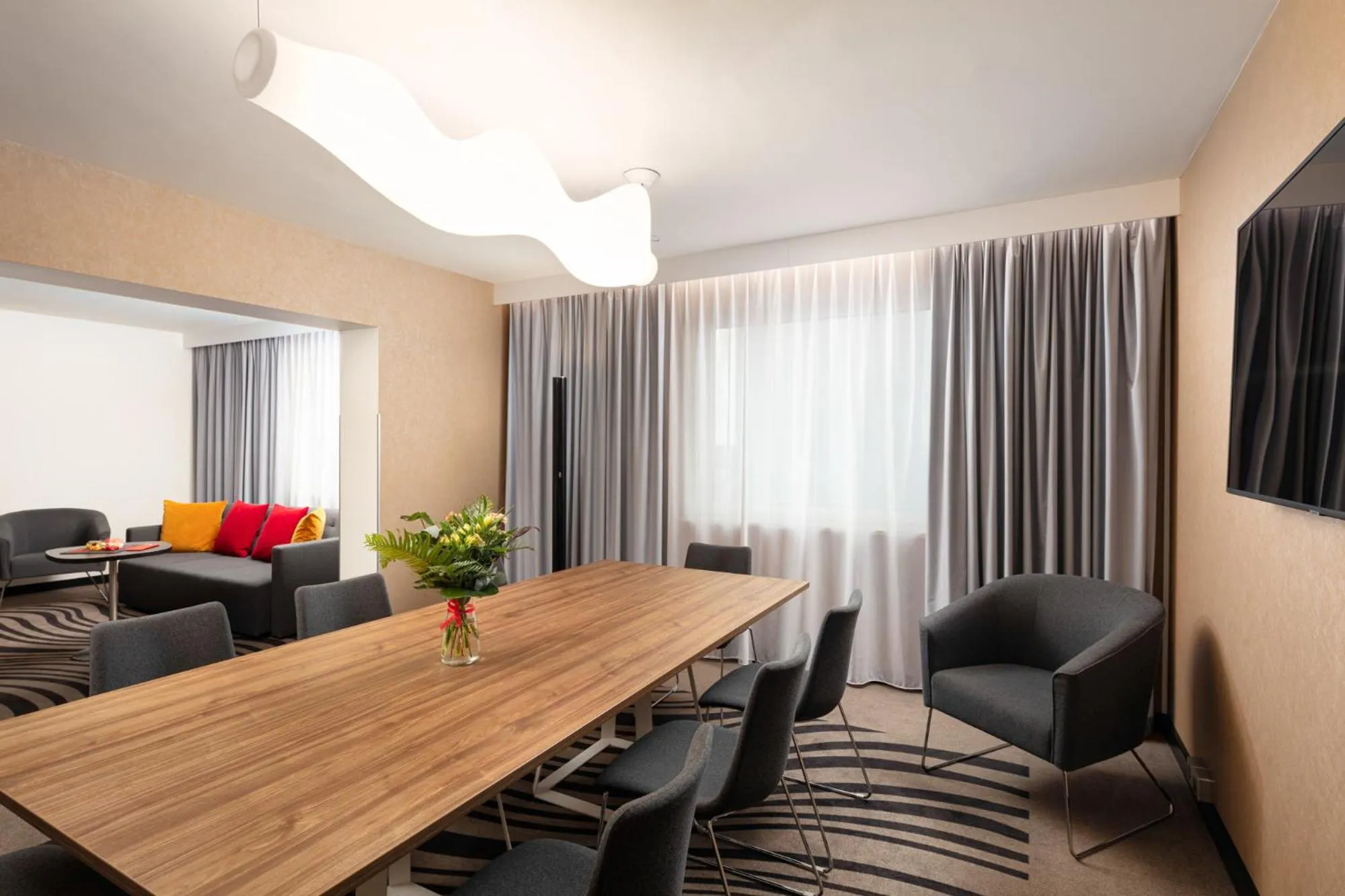 Communal lounge/ TV room in Novotel Poznan Centrum