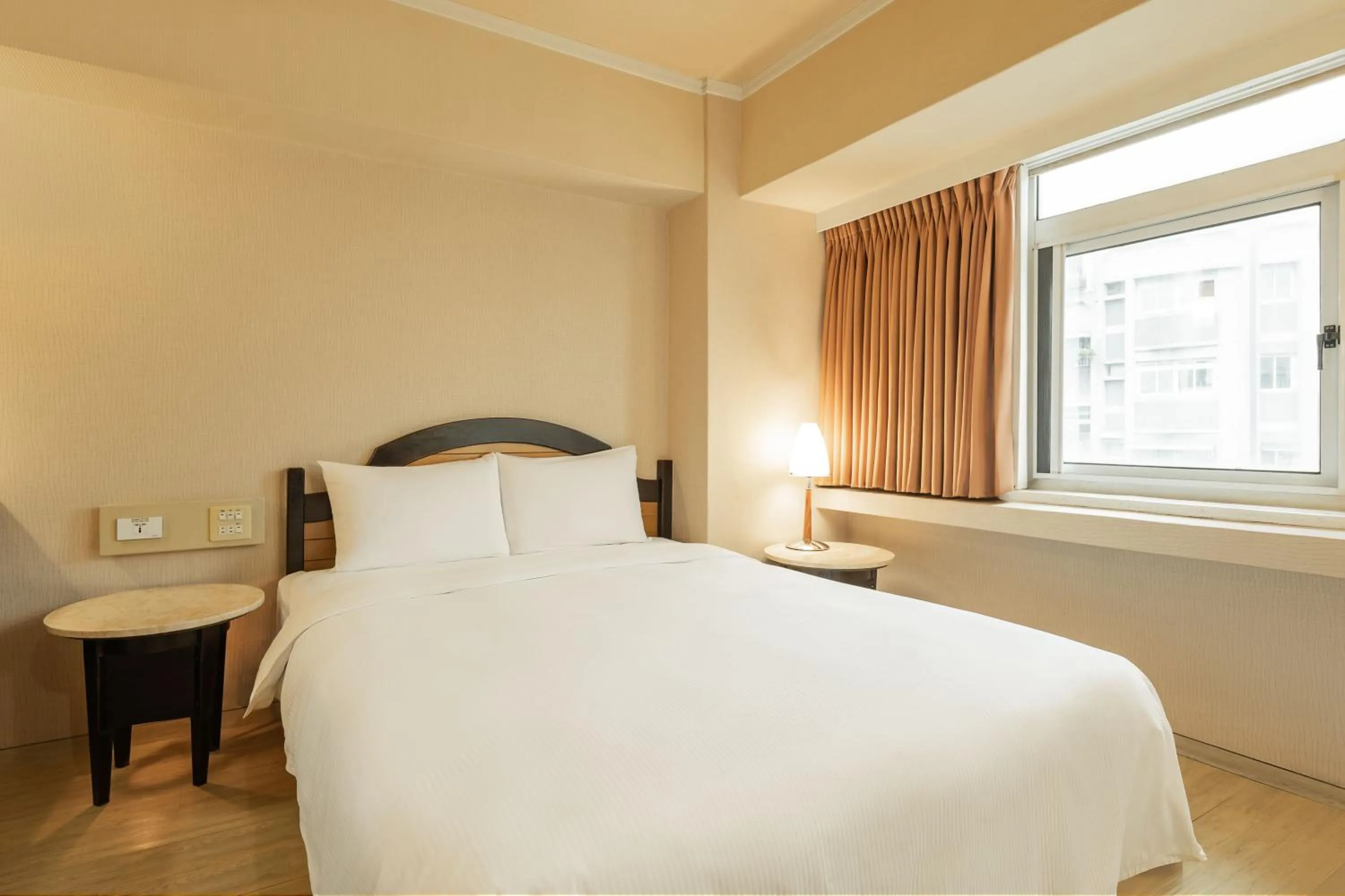 Bedroom, Bed in Kindness Hotel - Weiwuying Branch