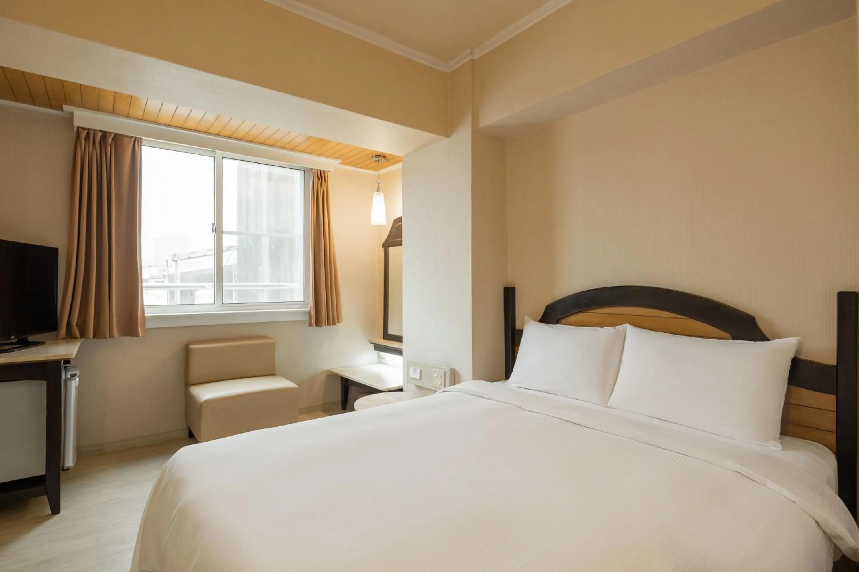 Bedroom, Bed in Kindness Hotel - Weiwuying Branch