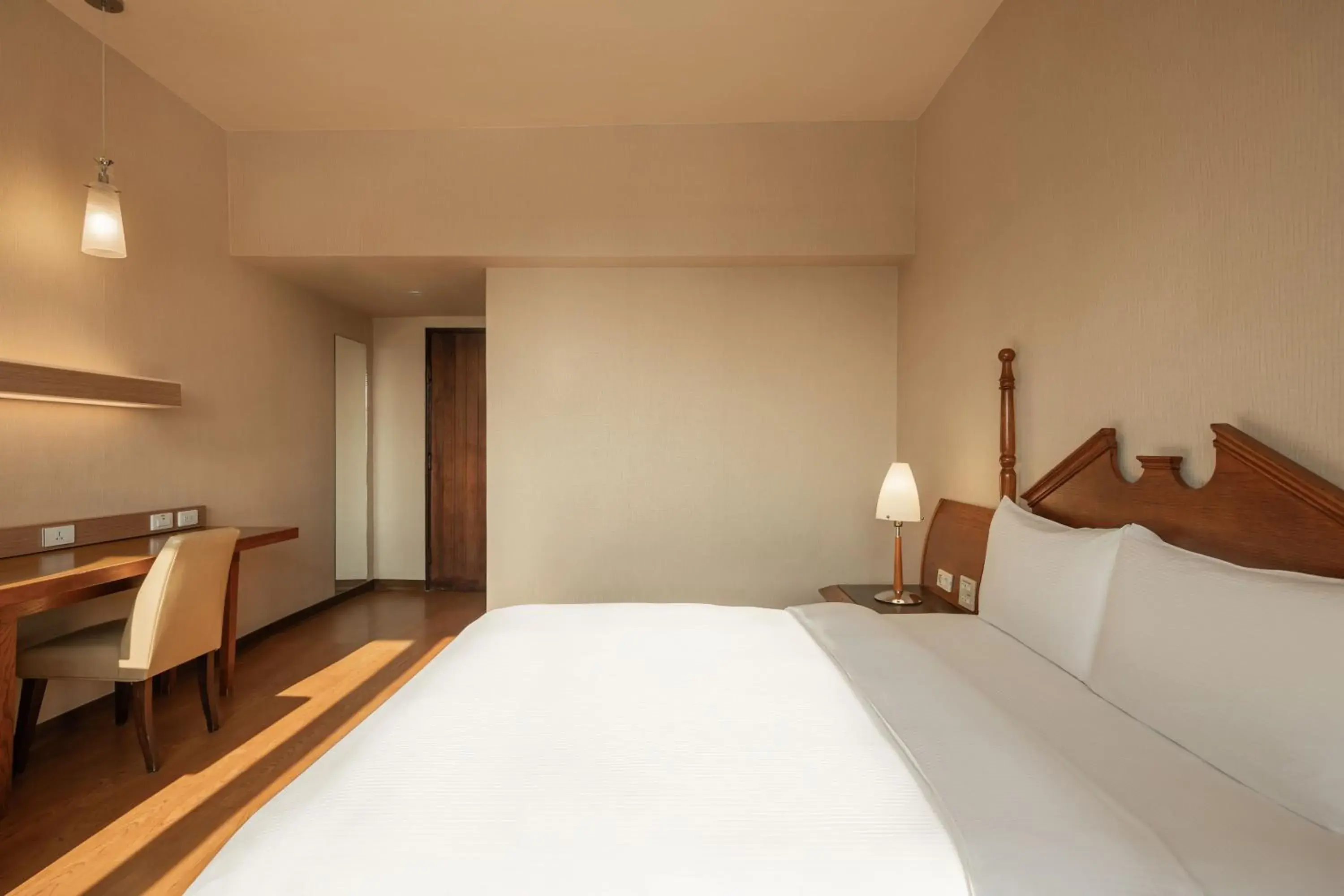 Toilet, Bed in Kindness Hotel - Wu Jia Toilet, Bed in Kindness Hotel - Wu Jia