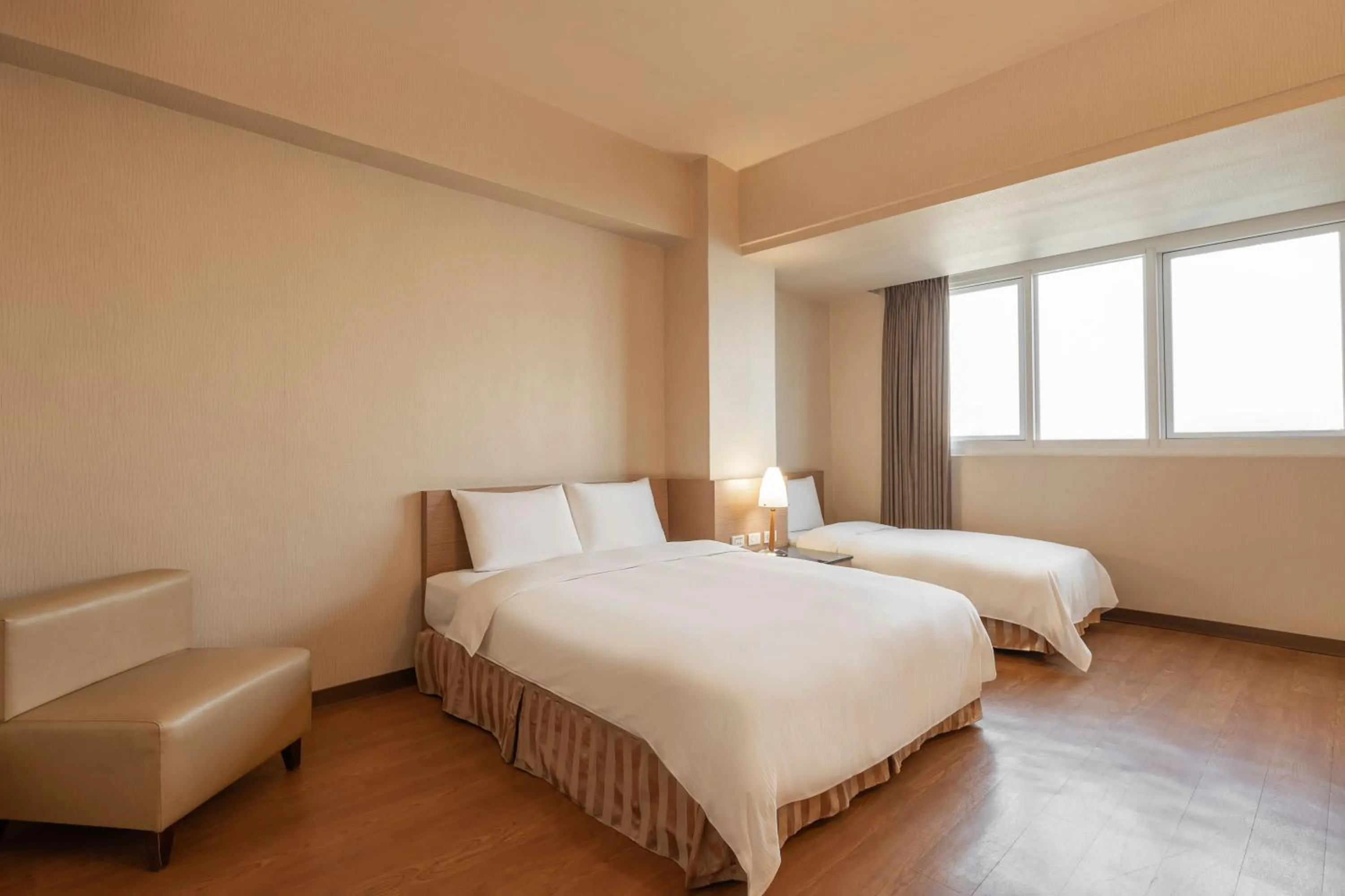 Bed in Kindness Hotel - Wu Jia