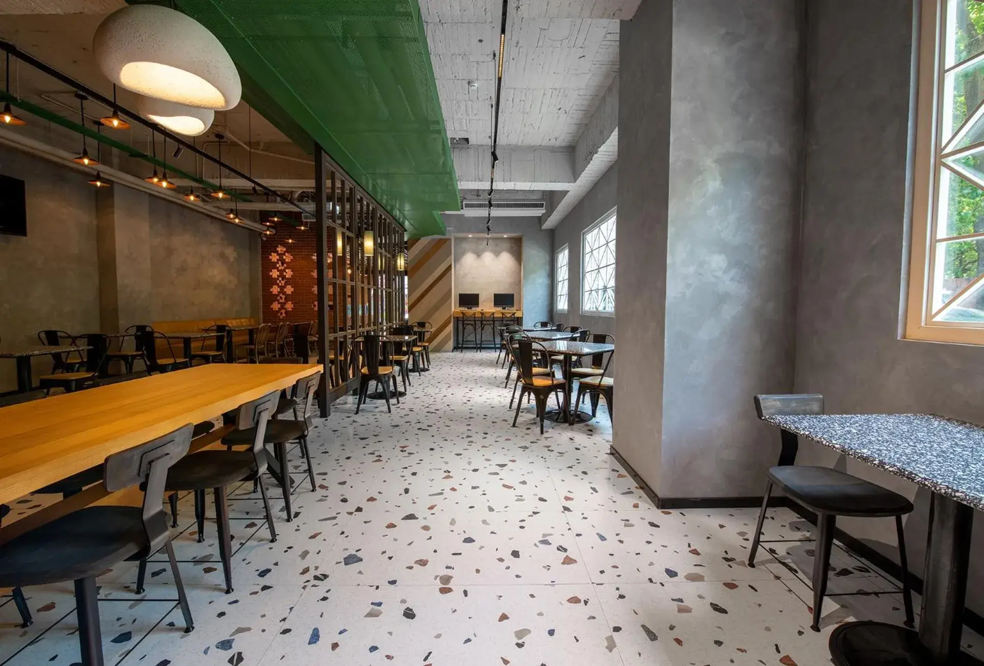 Restaurant/places to eat in Royal Group Hotel Xiong Zhong Branch Restaurant/places to eat in Royal Group Hotel Xiong Zhong Branch