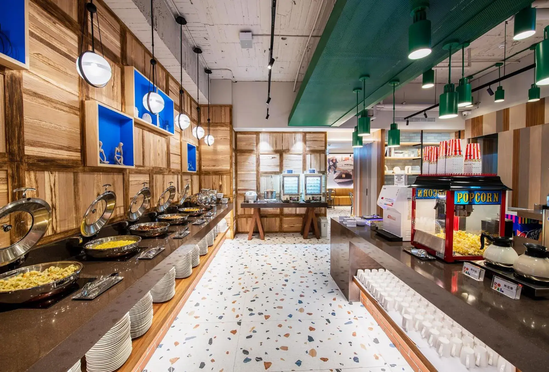 Restaurant/places to eat in Royal Group Hotel Xiong Zhong Branch Restaurant/places to eat in Royal Group Hotel Xiong Zhong Branch