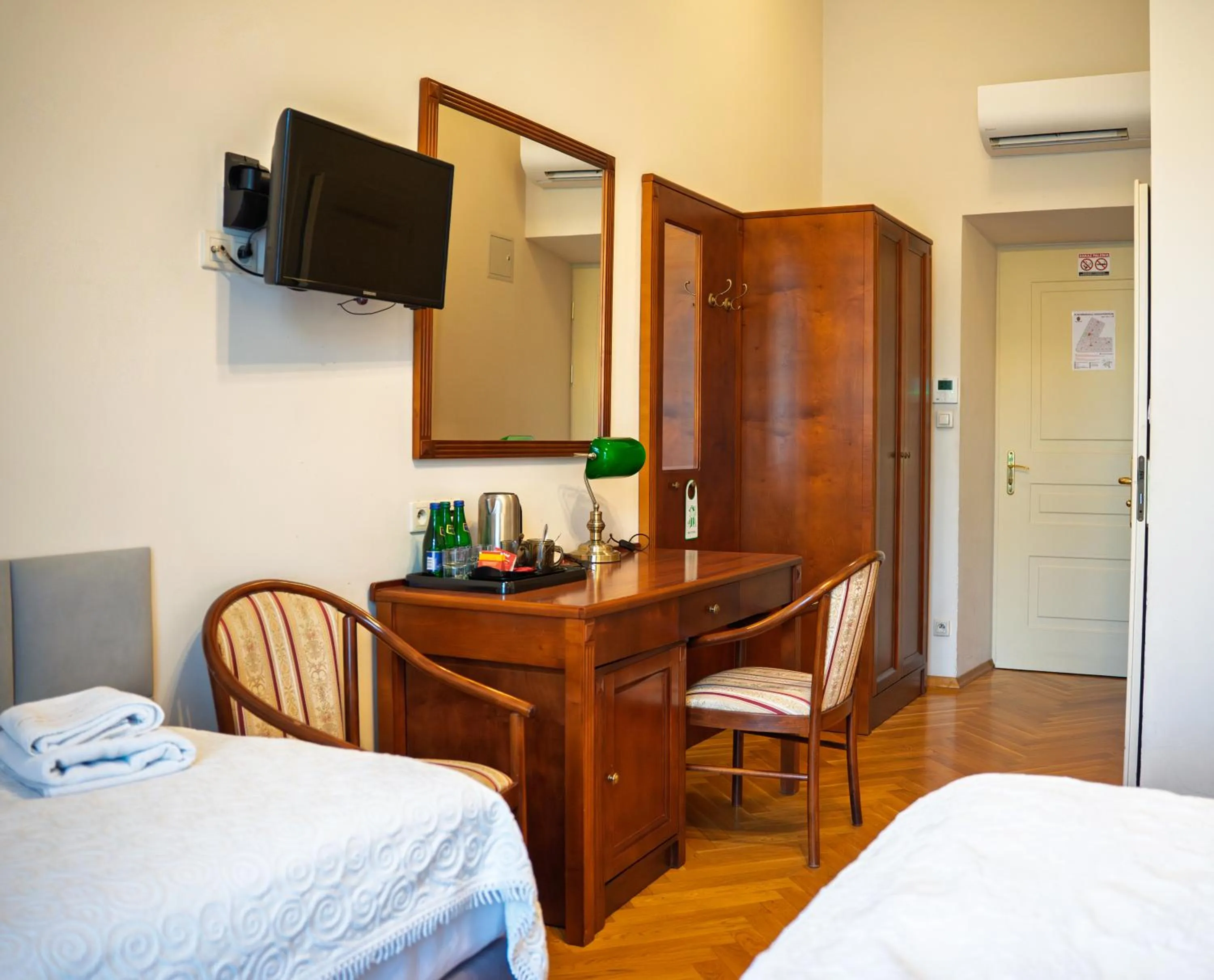 Photo of the whole room, Bed in Hotel Polonia