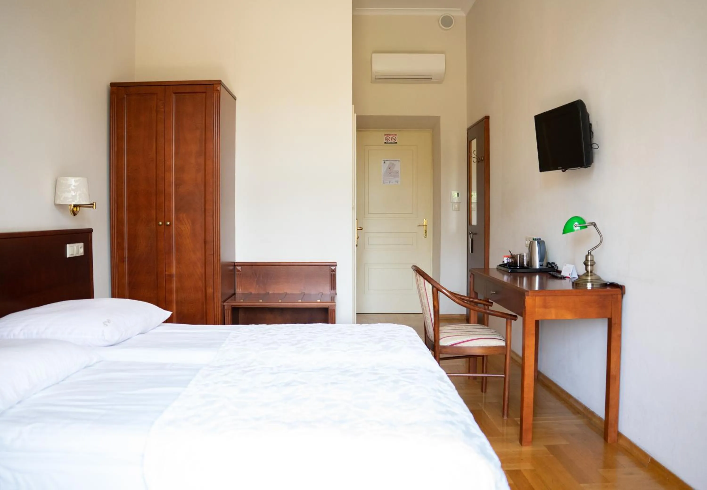 Photo of the whole room, Bed in Hotel Polonia