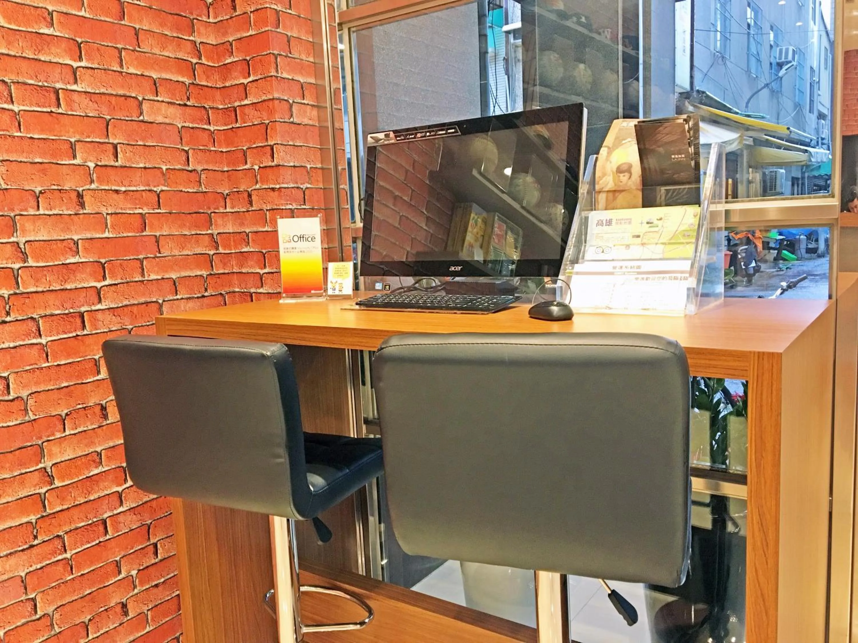 Business facilities in La Hotel-Baseball Theme Hall