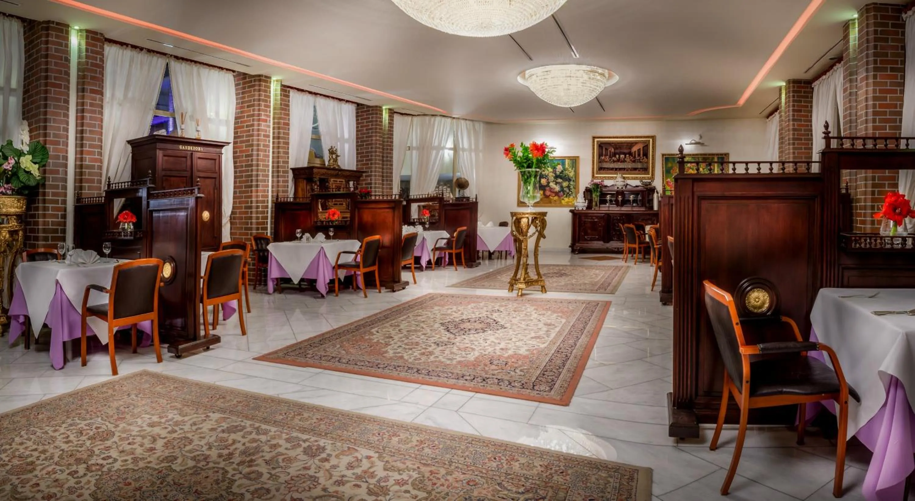 Restaurant/places to eat in Hotel im. Jana Pawła II