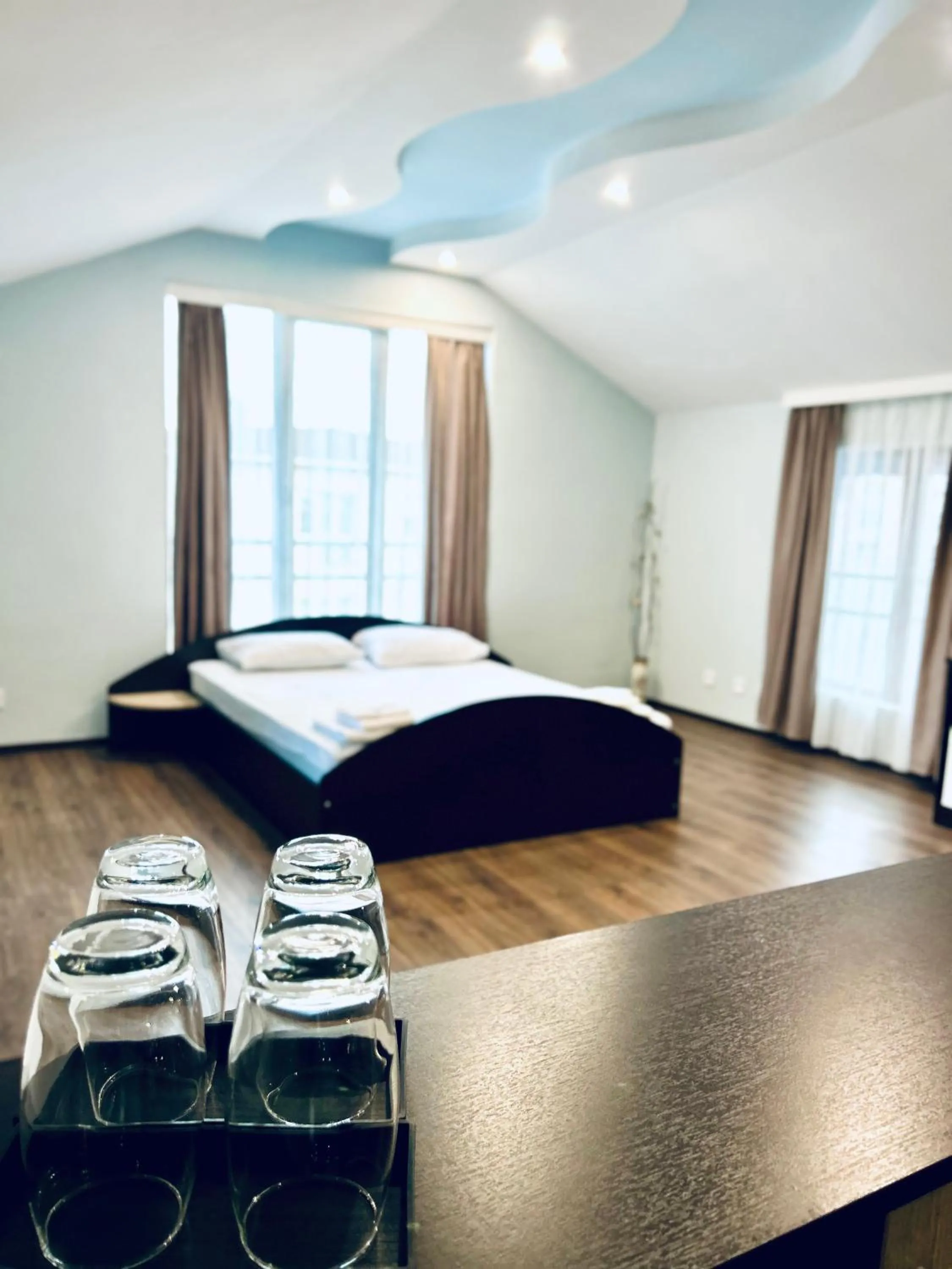 Photo of the whole room, Bed in Meatsa Hotel