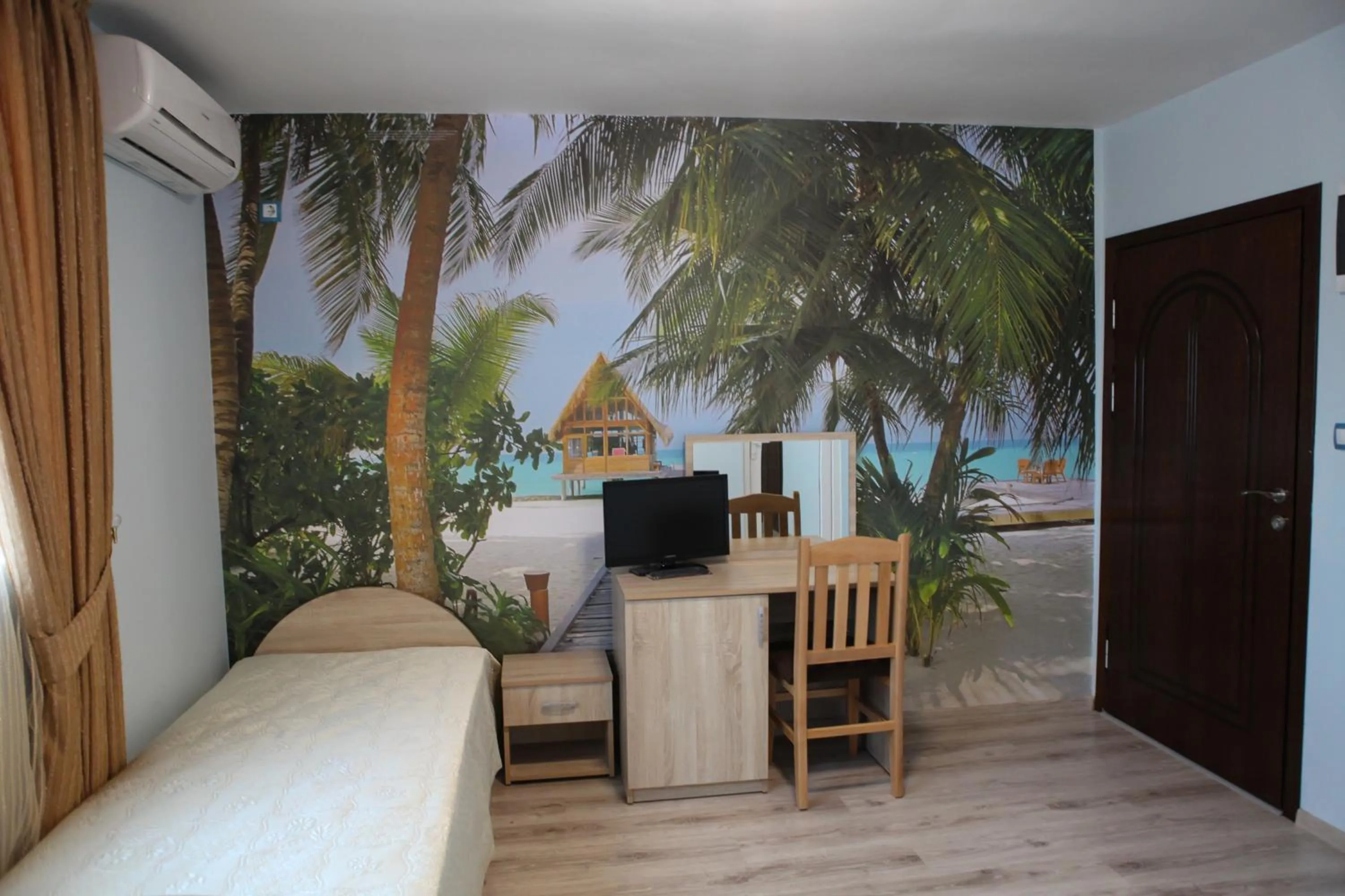 Photo of the whole room, Bed in Meatsa Hotel
