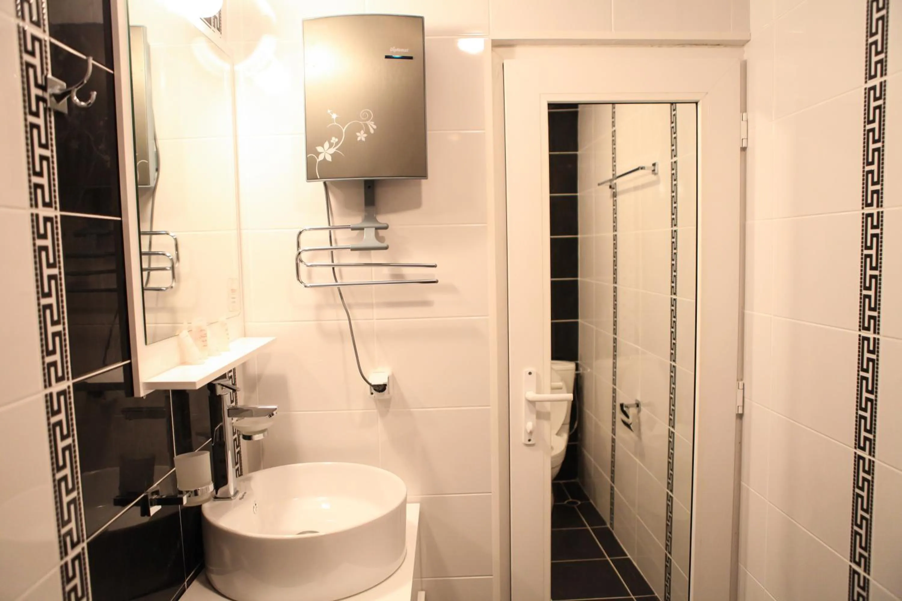 Toilet in Meatsa Hotel