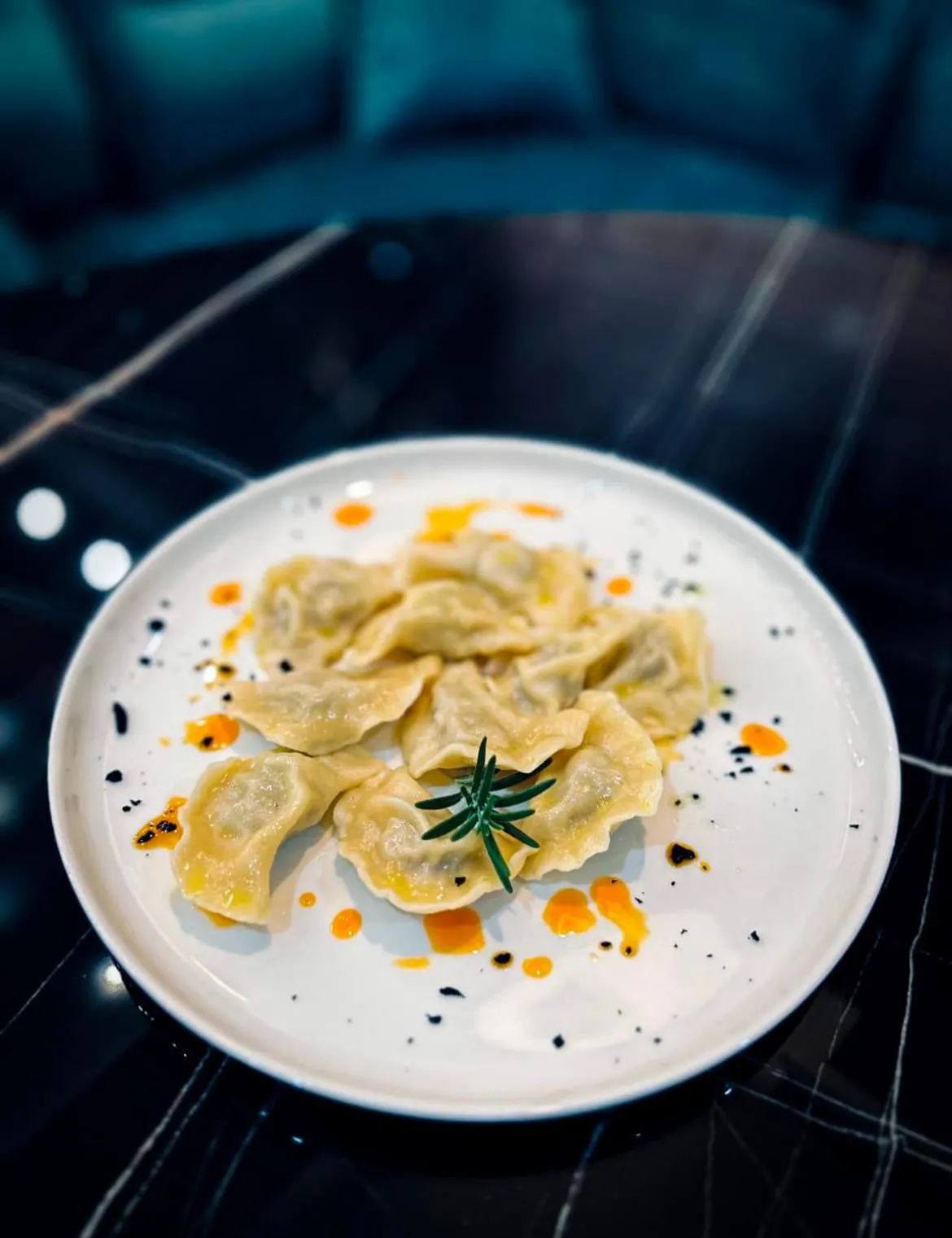 Restaurant/places to eat in Meatsa Hotel