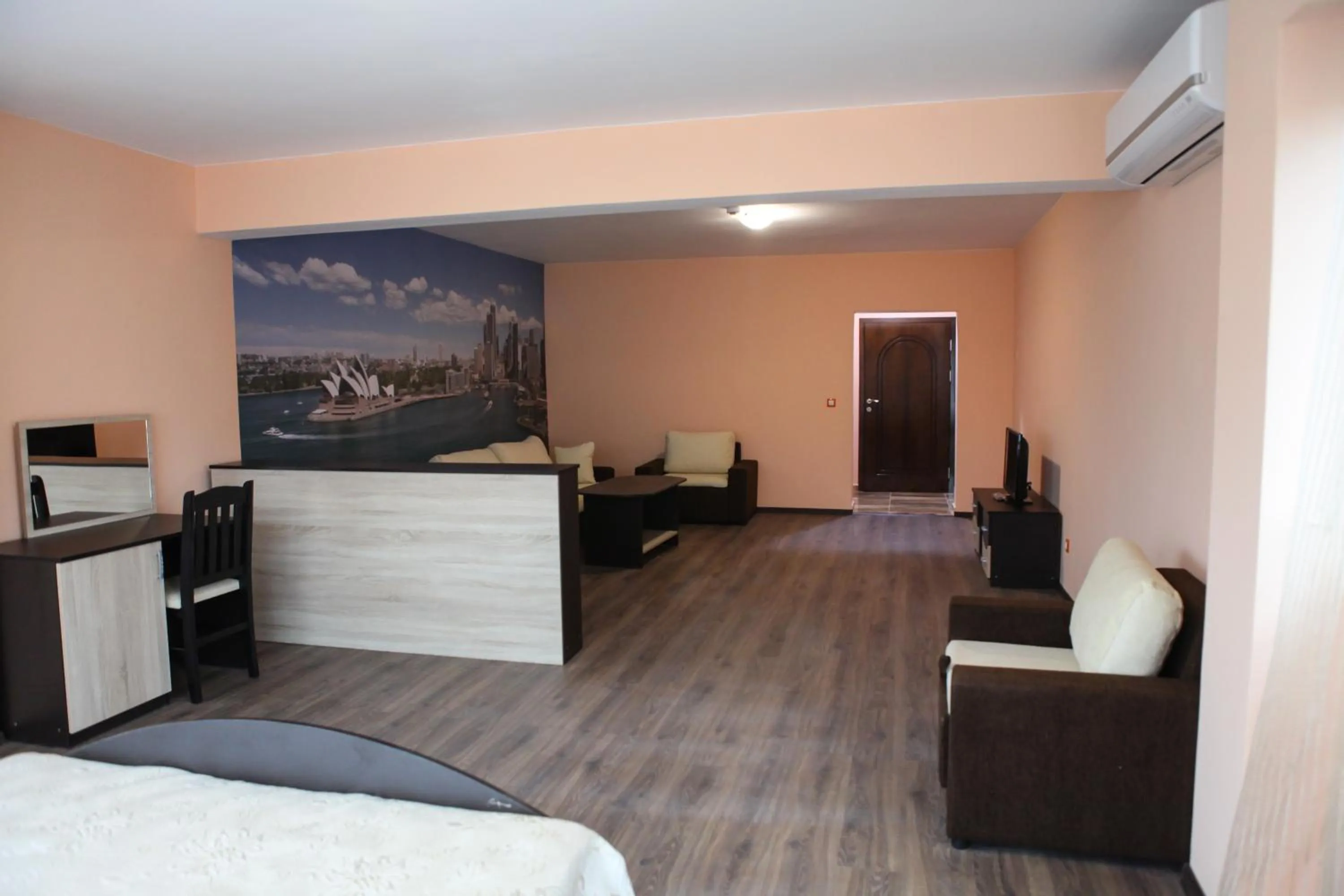 Photo of the whole room, Bed in Meatsa Hotel