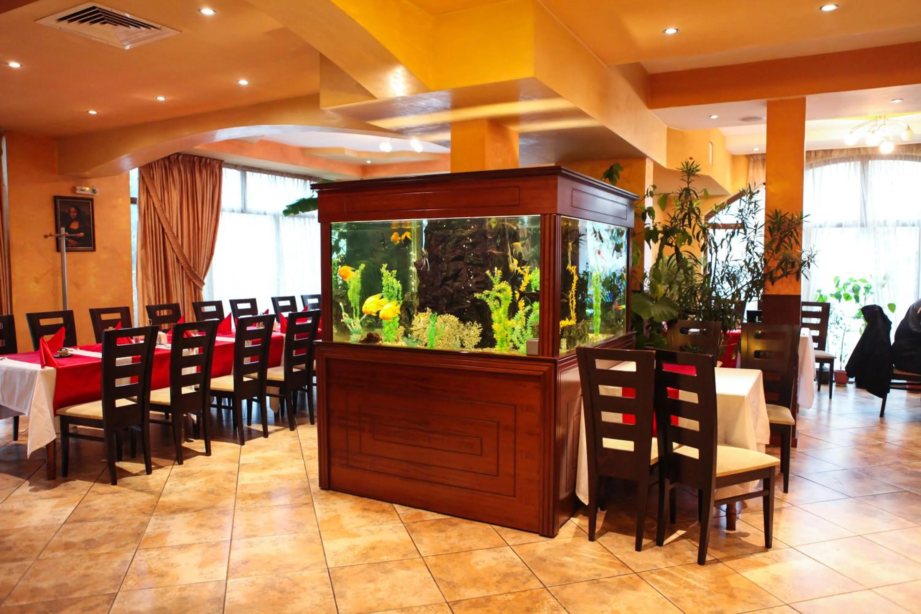 Restaurant/places to eat in Meatsa Hotel