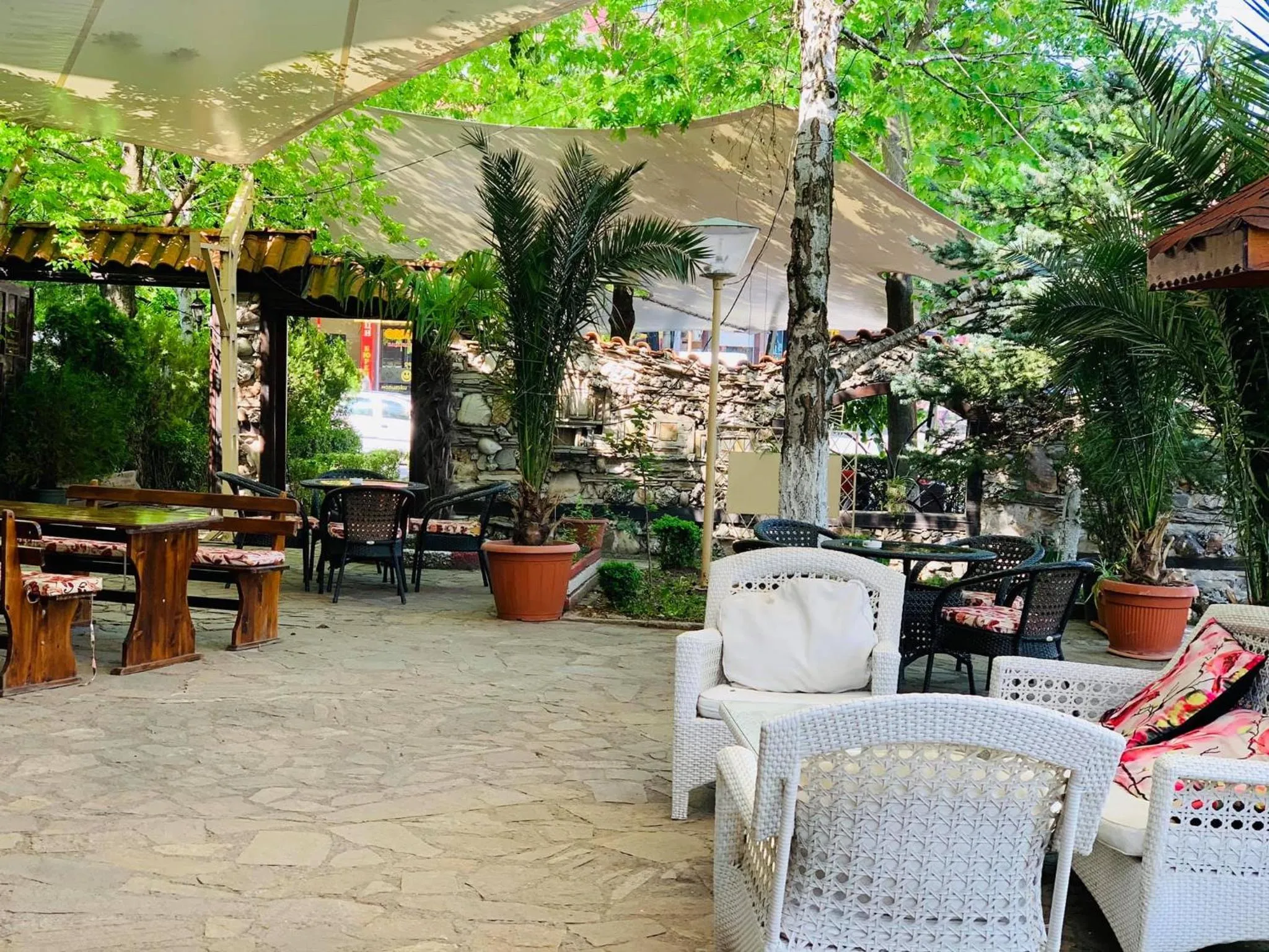 Patio in Meatsa Hotel