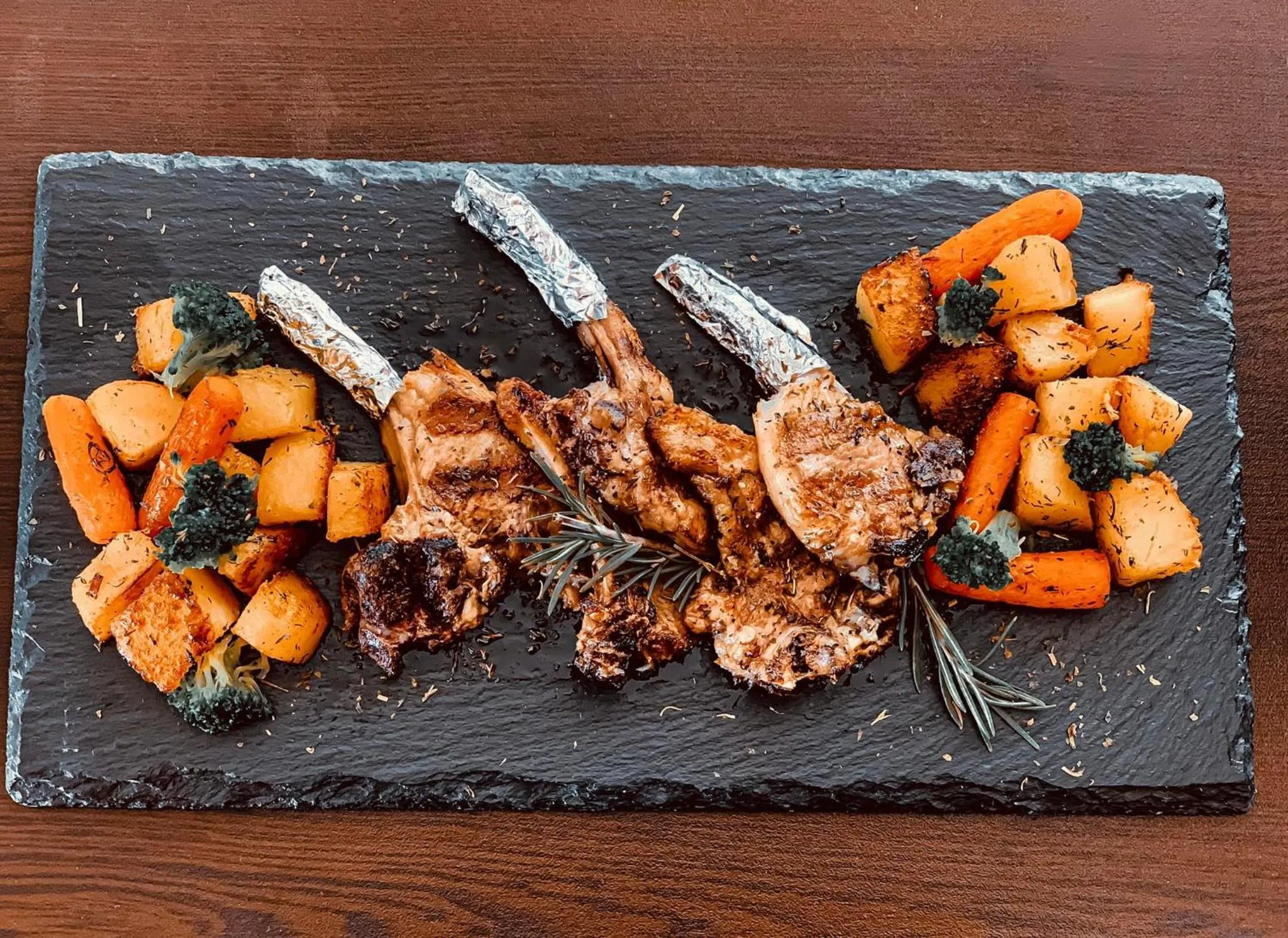 Restaurant/places to eat in Meatsa Hotel