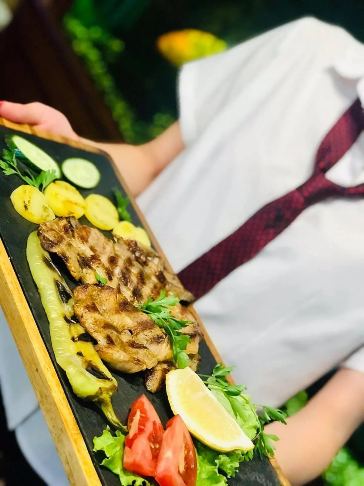 Restaurant/places to eat in Meatsa Hotel