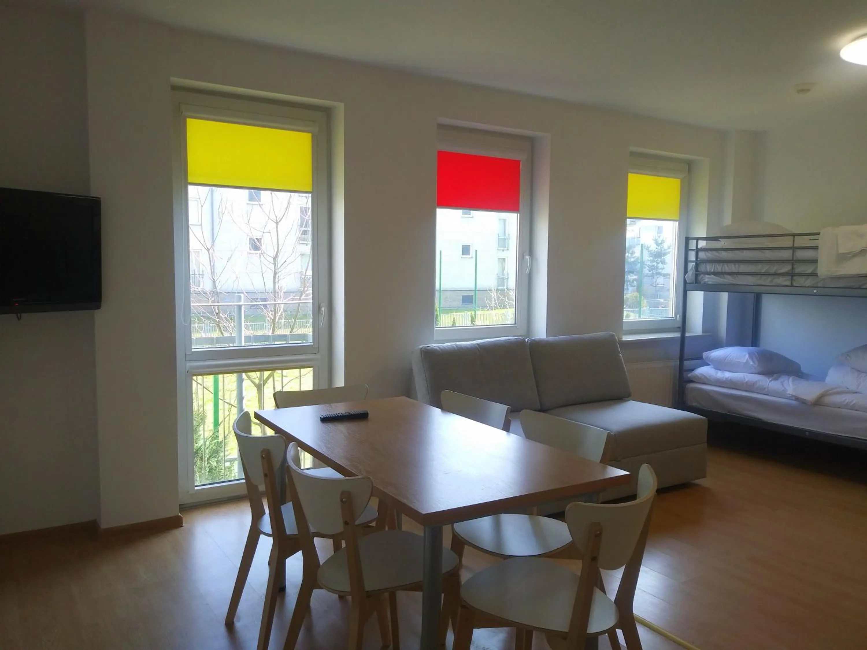 TV and multimedia, Bed in Warsaw Apartments Magnolie