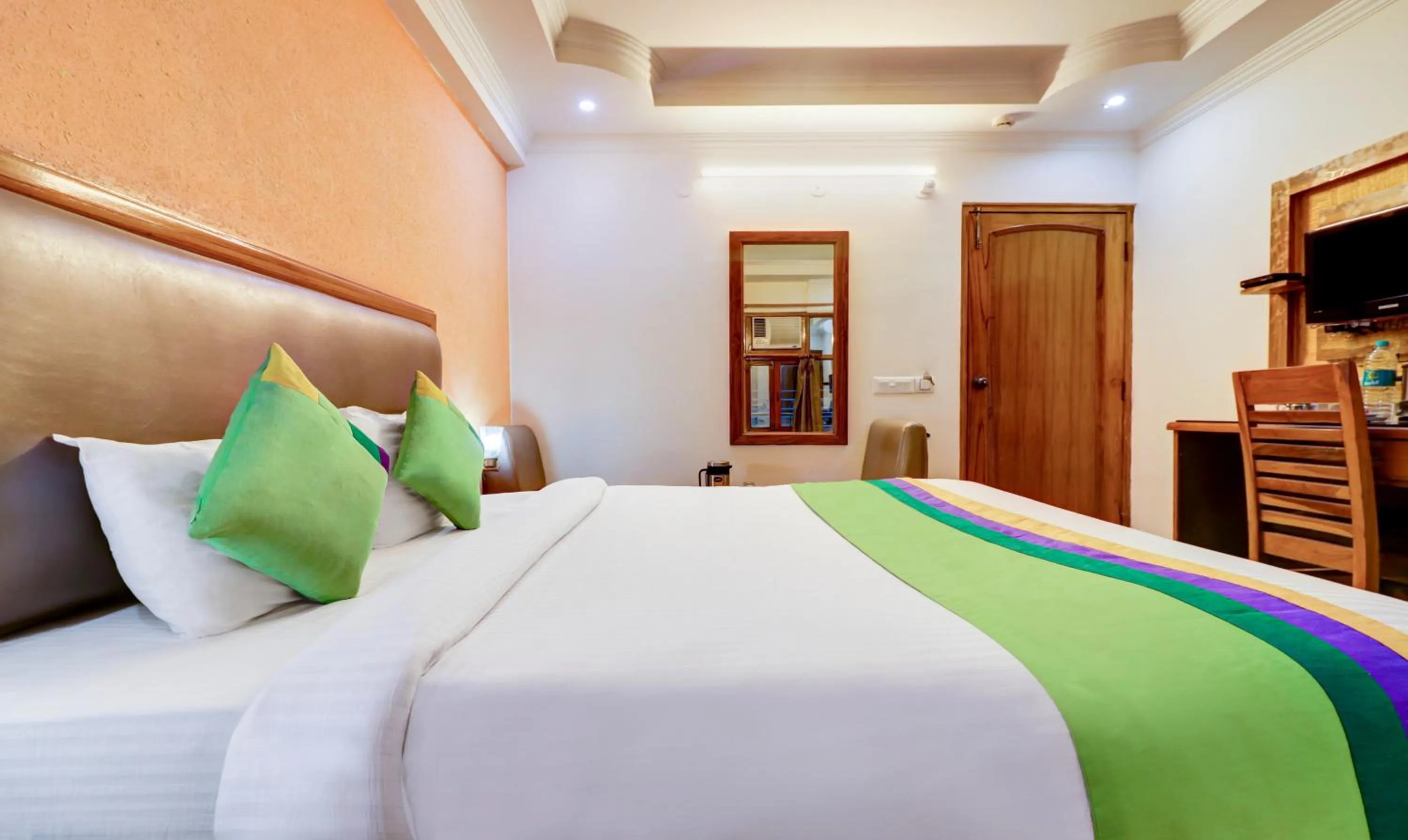 Bed in Treebo Calista, Patel Nagar