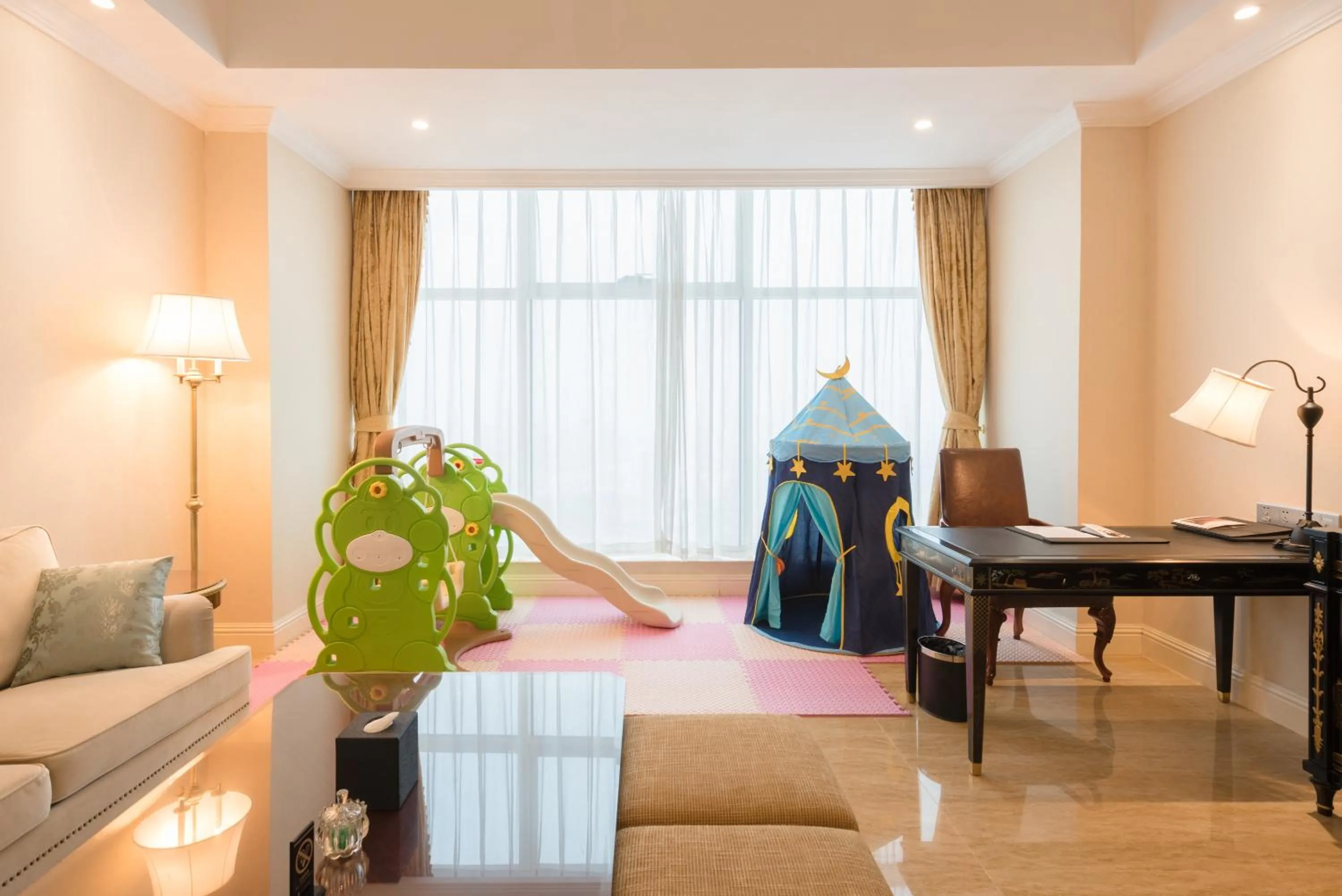 Living room in Qingdao Jinshi International Hotel